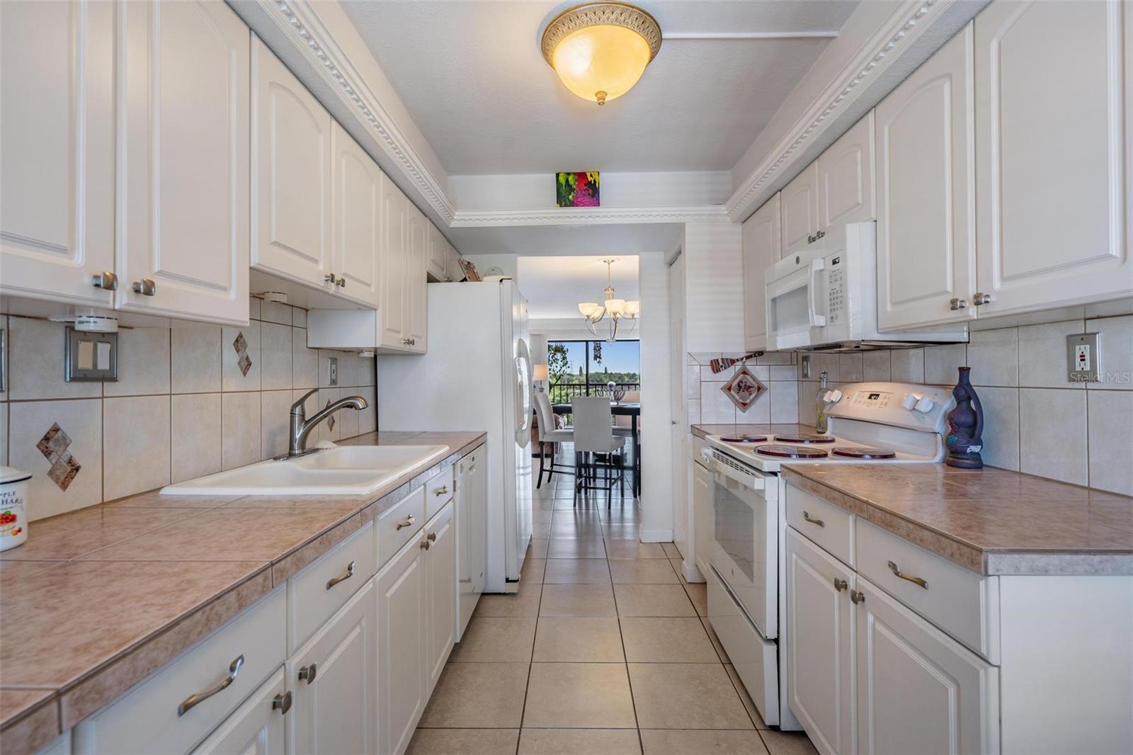 2900 COVE CAY DR #7B
