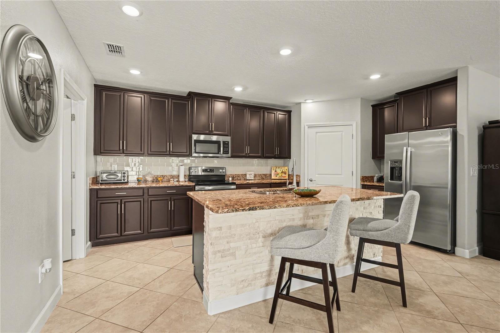 10231 ECHO DOCK LOOP