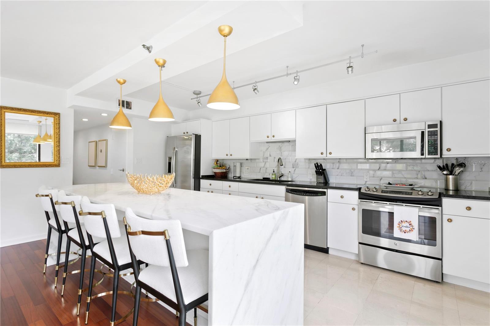 3301 BAYSHORE BLVD #408B