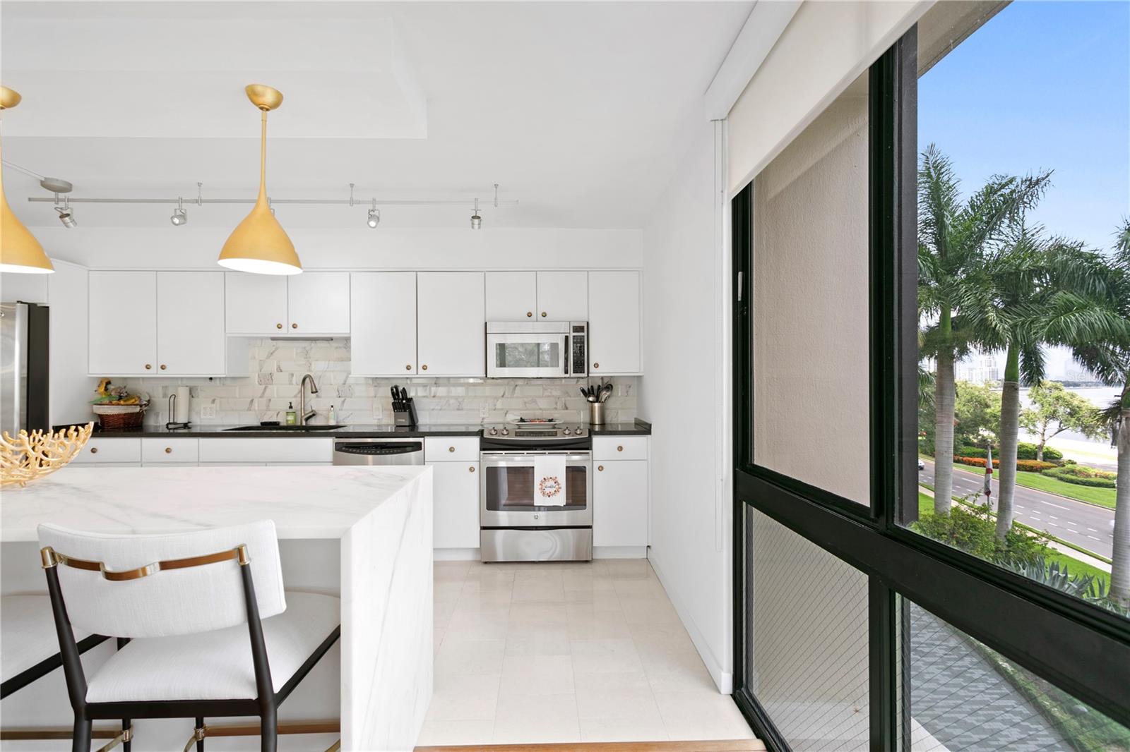 3301 BAYSHORE BLVD #408B