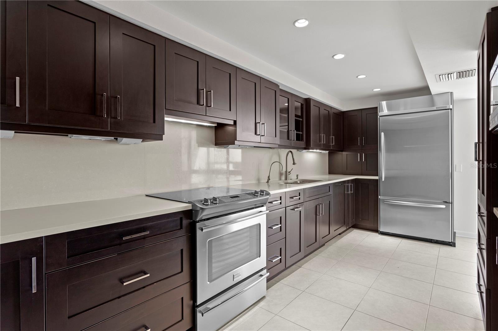 3301 BAYSHORE BLVD #810A