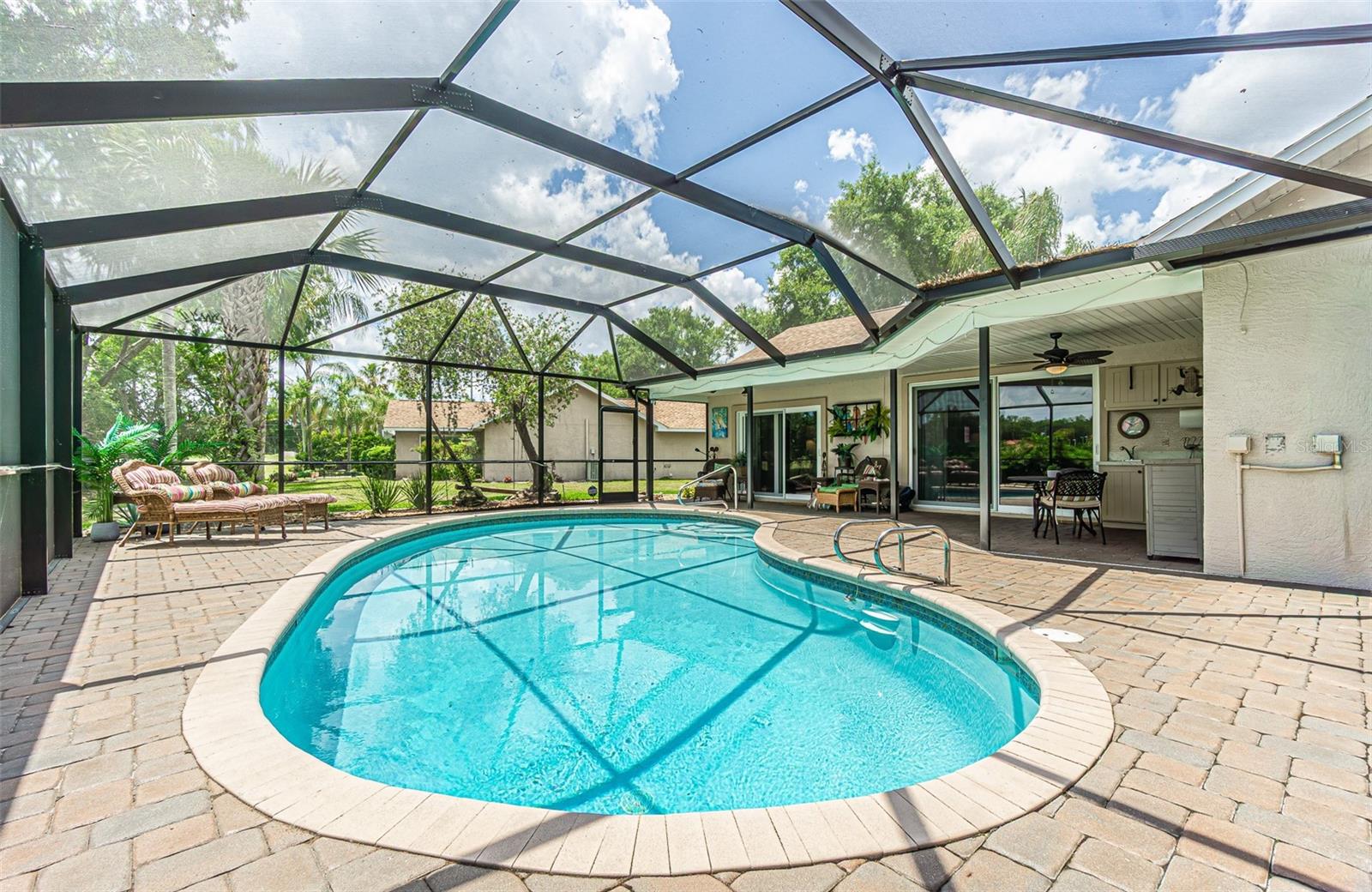 6132 SILVER OAKS DR