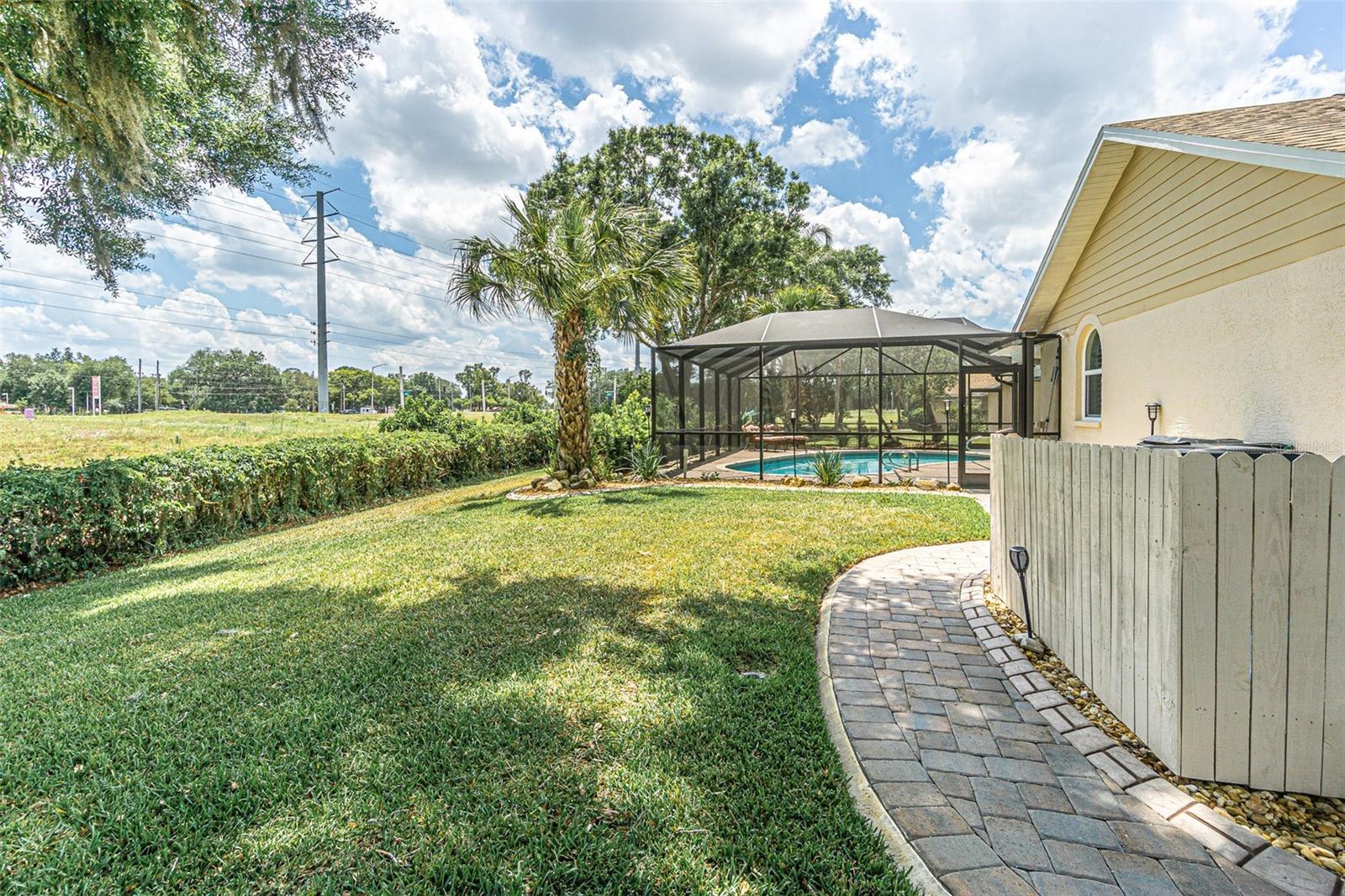 6132 SILVER OAKS DR