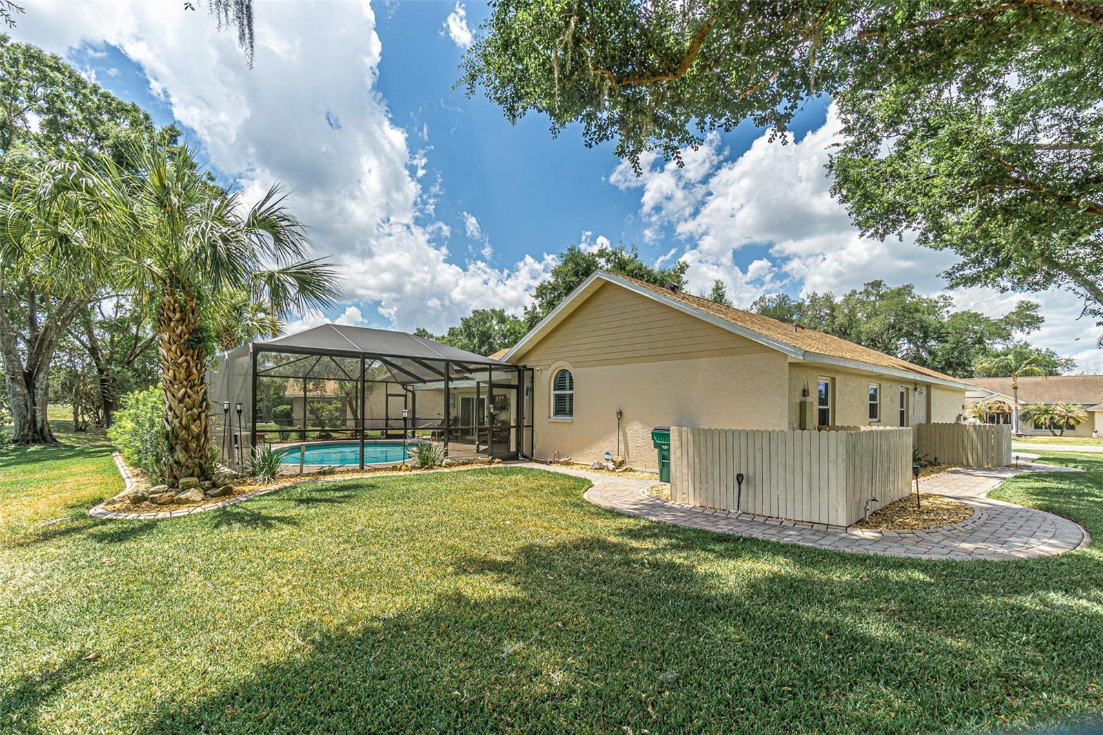 6132 SILVER OAKS DR
