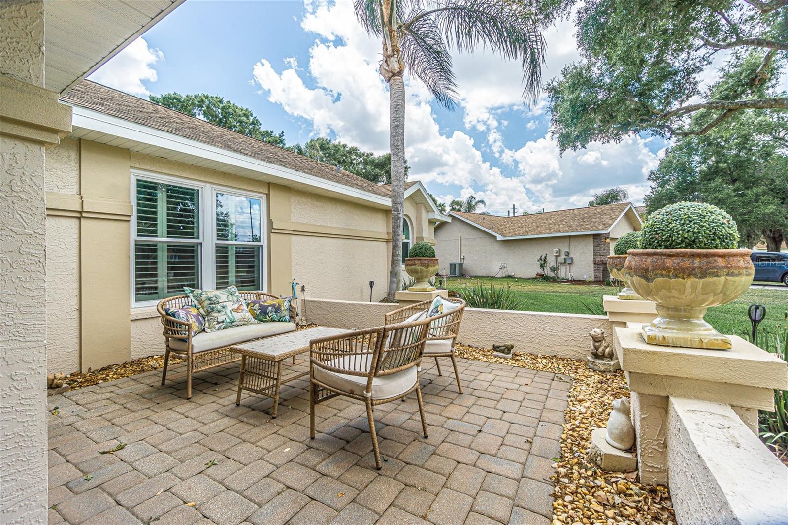 6132 SILVER OAKS DR