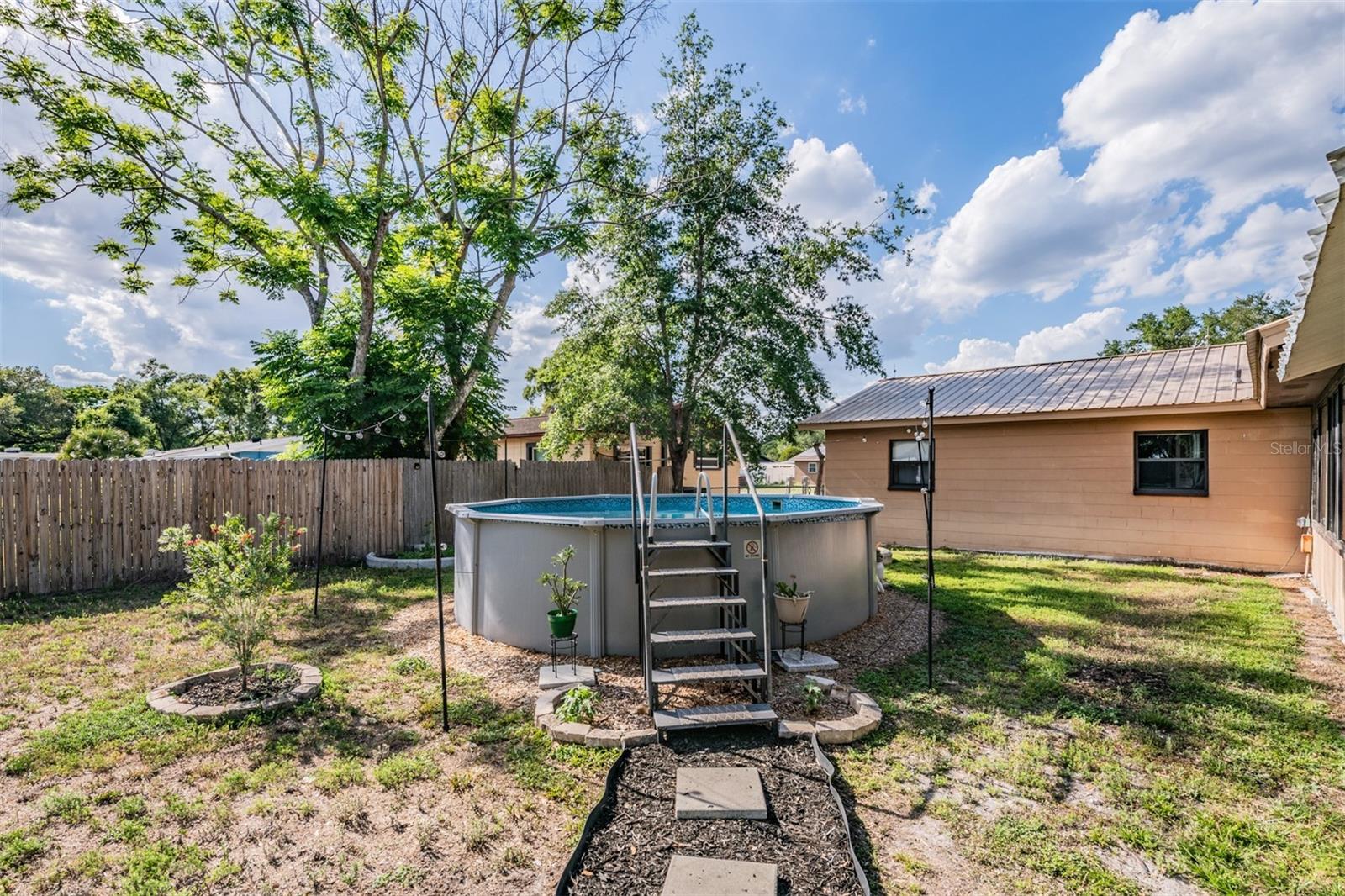 39048 BLUE JAY AVE