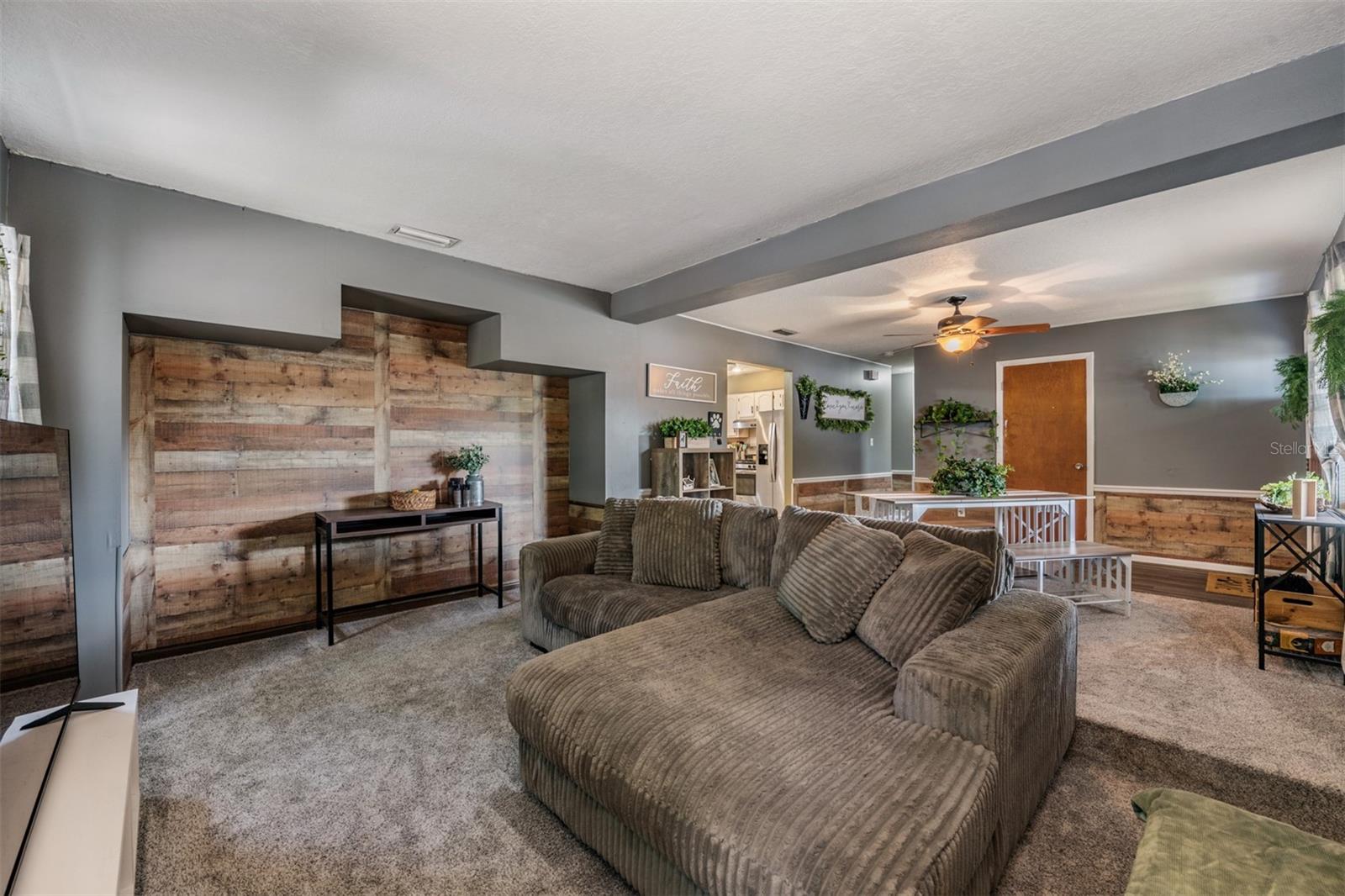 39048 BLUE JAY AVE