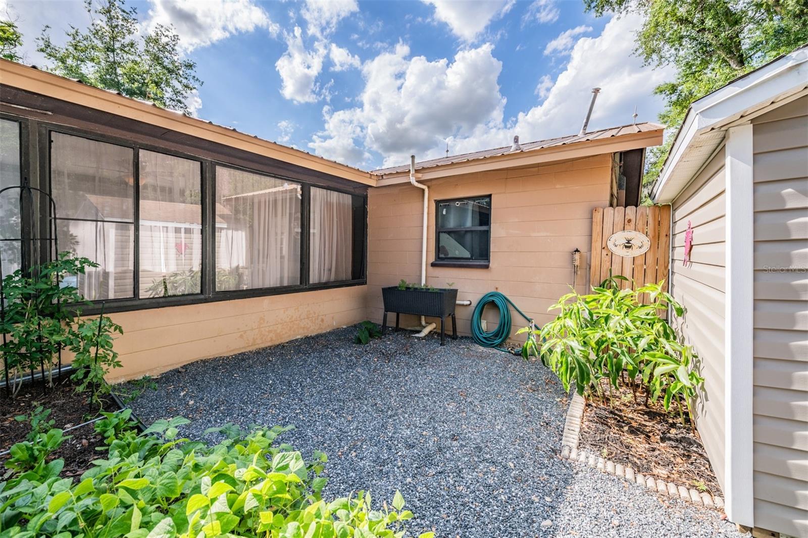 39048 BLUE JAY AVE