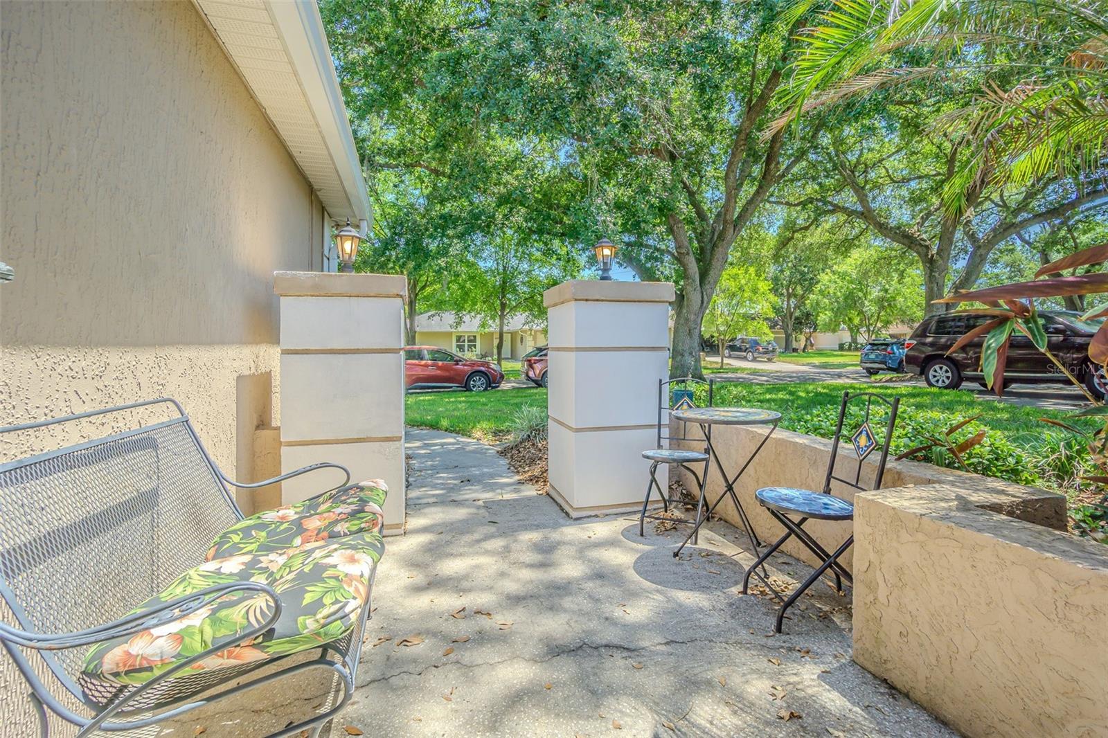 6431 LAURELWOOD DR