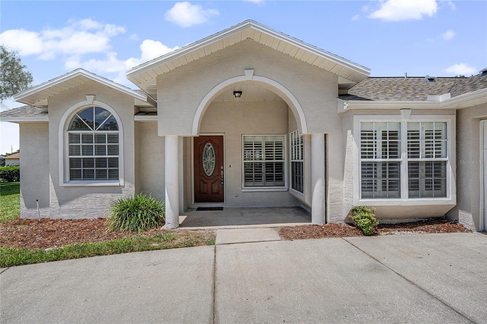 6208 HUNTINGTON DRIVE