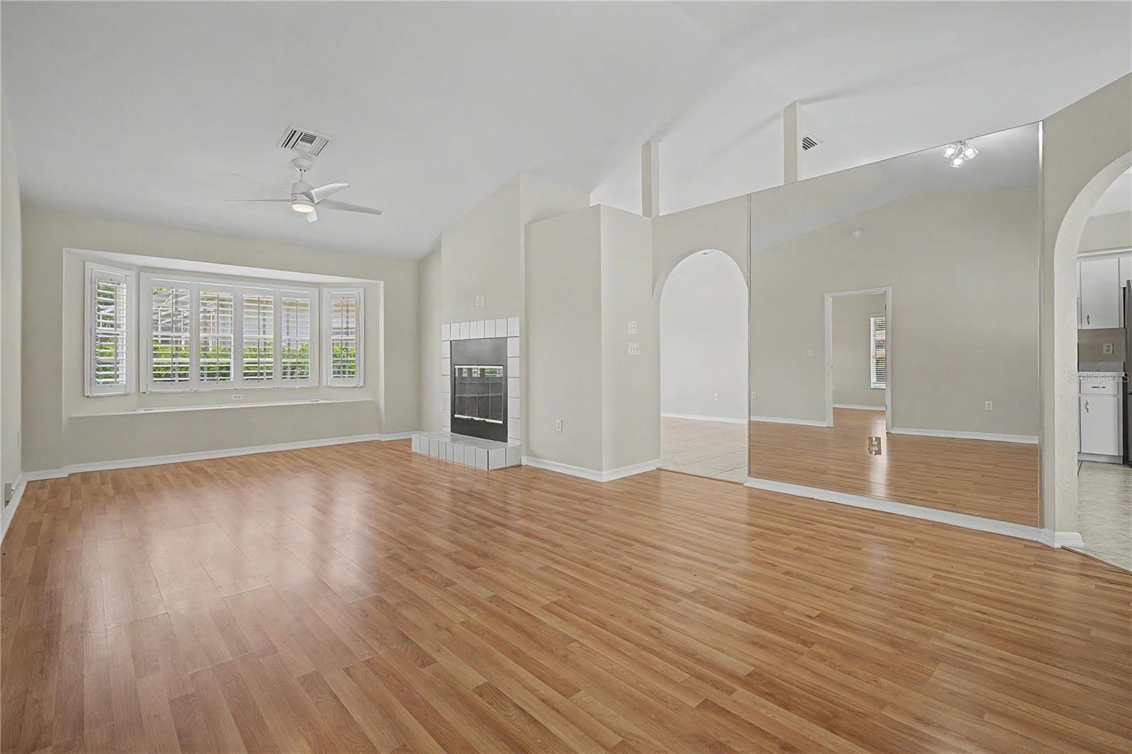 6208 HUNTINGTON DRIVE