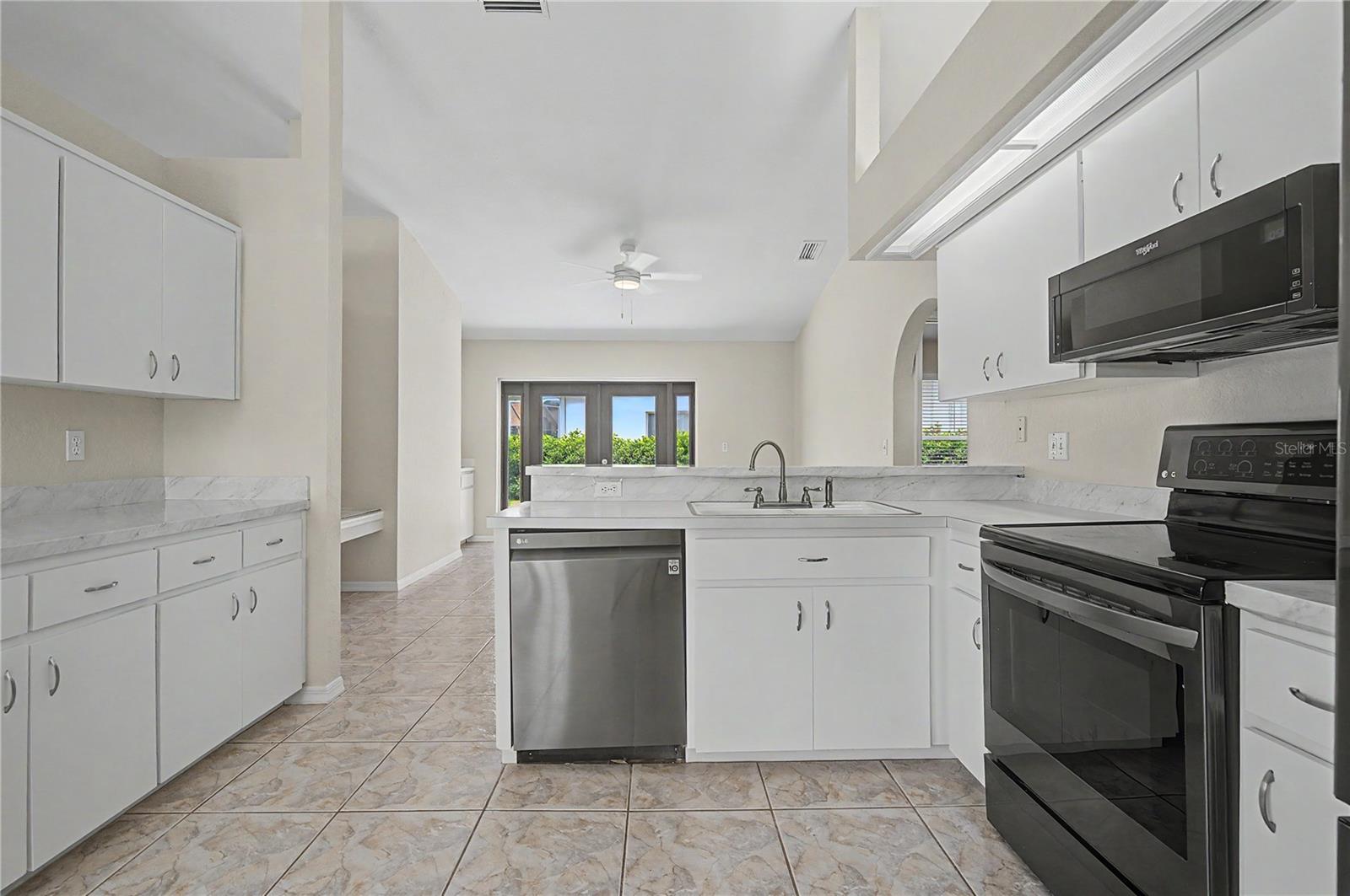6208 HUNTINGTON DRIVE