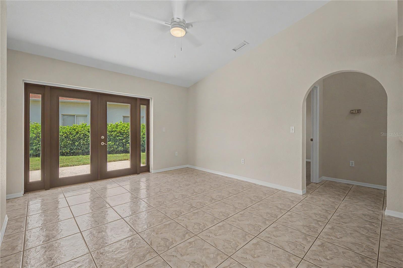 6208 HUNTINGTON DRIVE