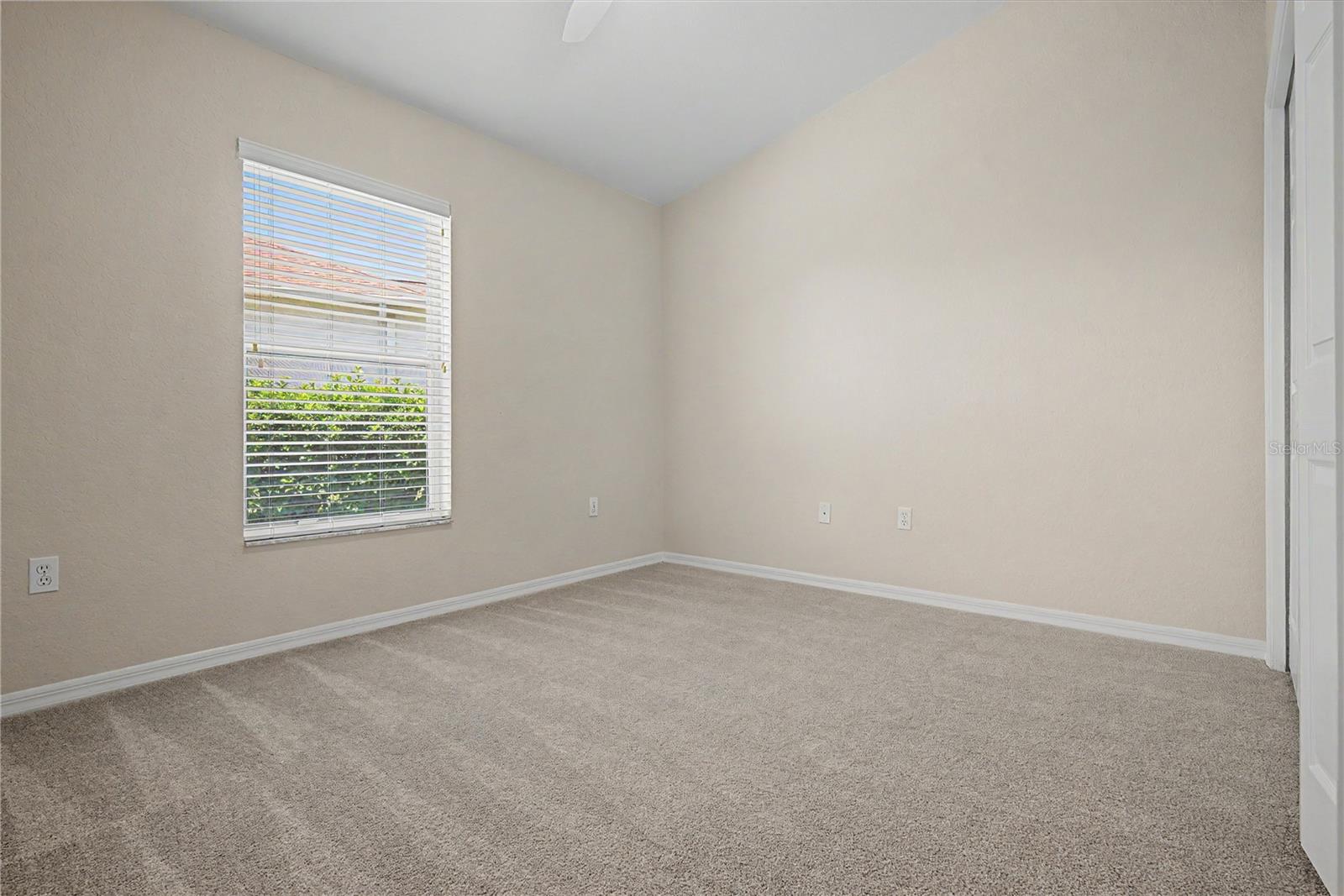 6208 HUNTINGTON DRIVE