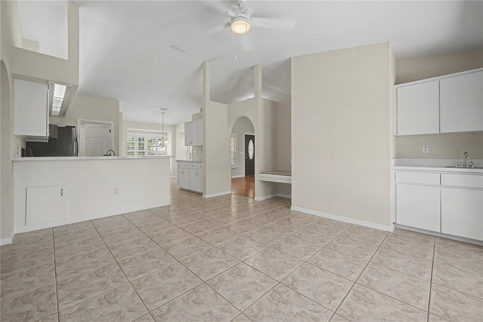6208 HUNTINGTON DRIVE
