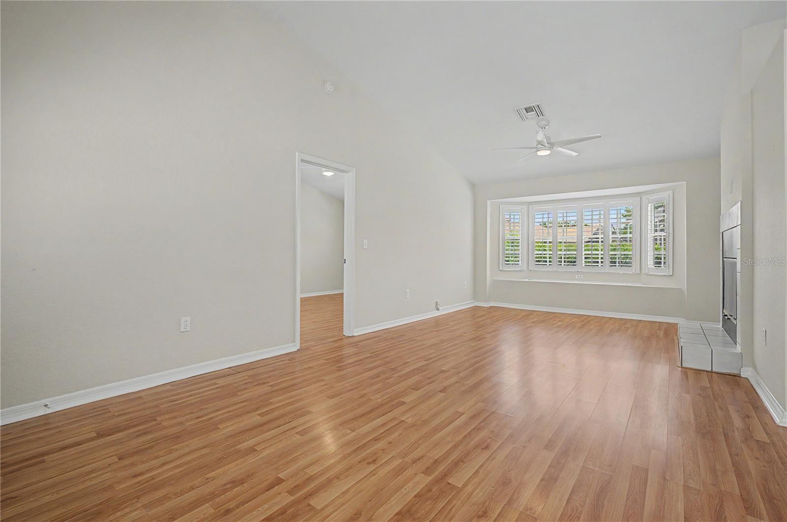 6208 HUNTINGTON DRIVE