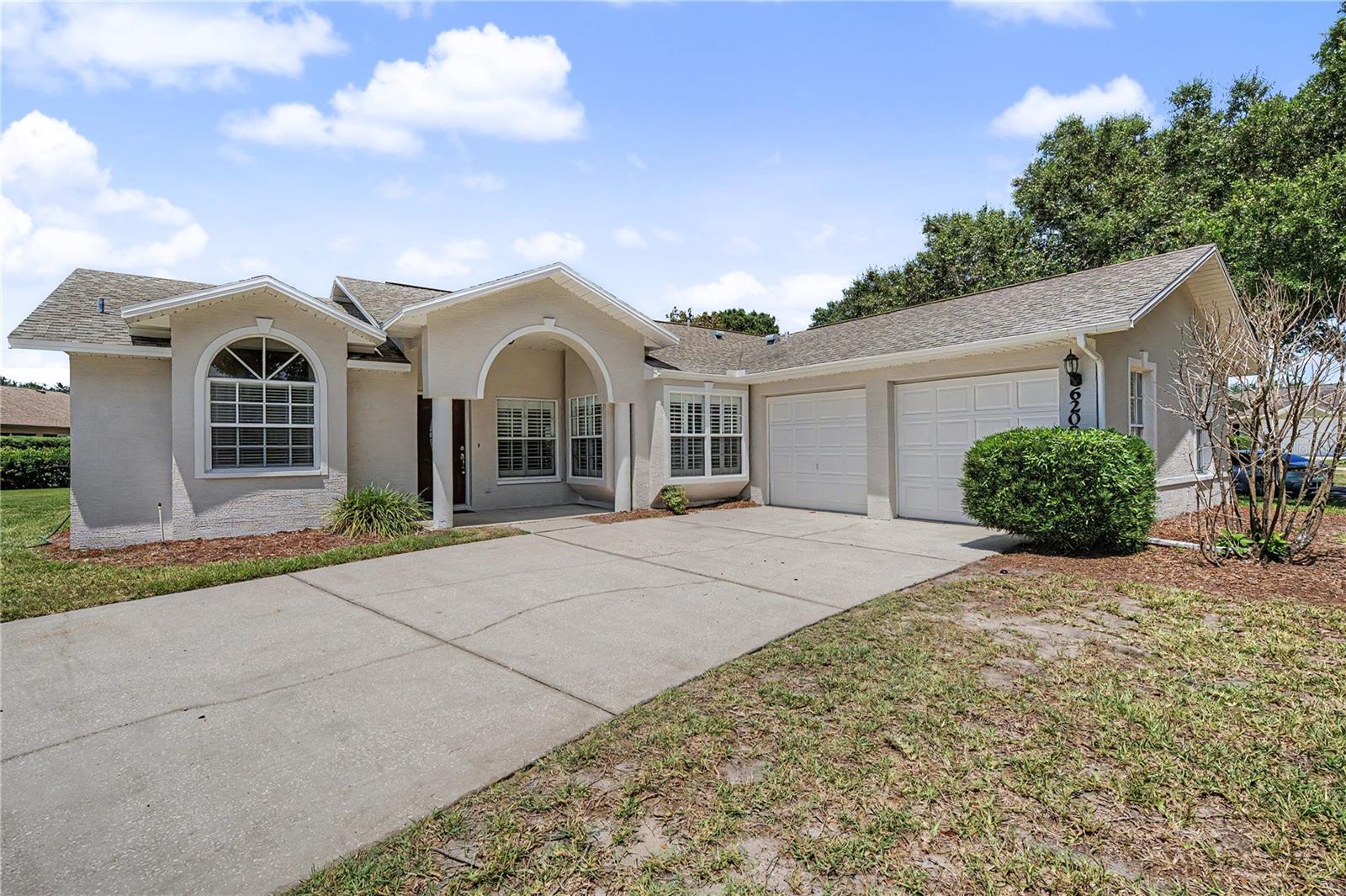 6208 HUNTINGTON DRIVE