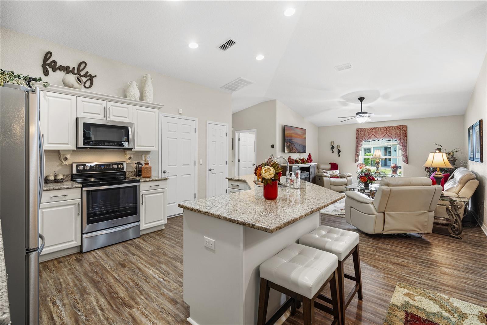 6781 BASSWOOD CIR