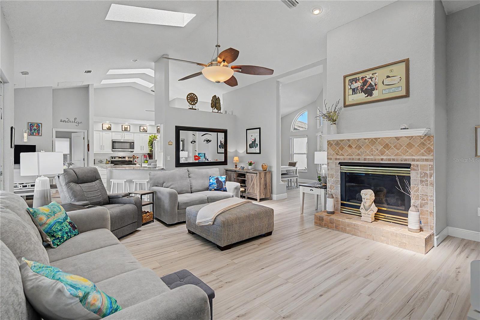 6207 HUNTINGTON DR