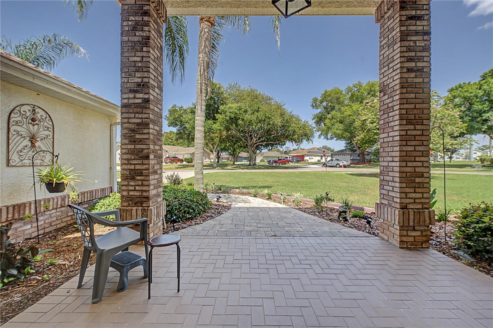 6207 HUNTINGTON DR