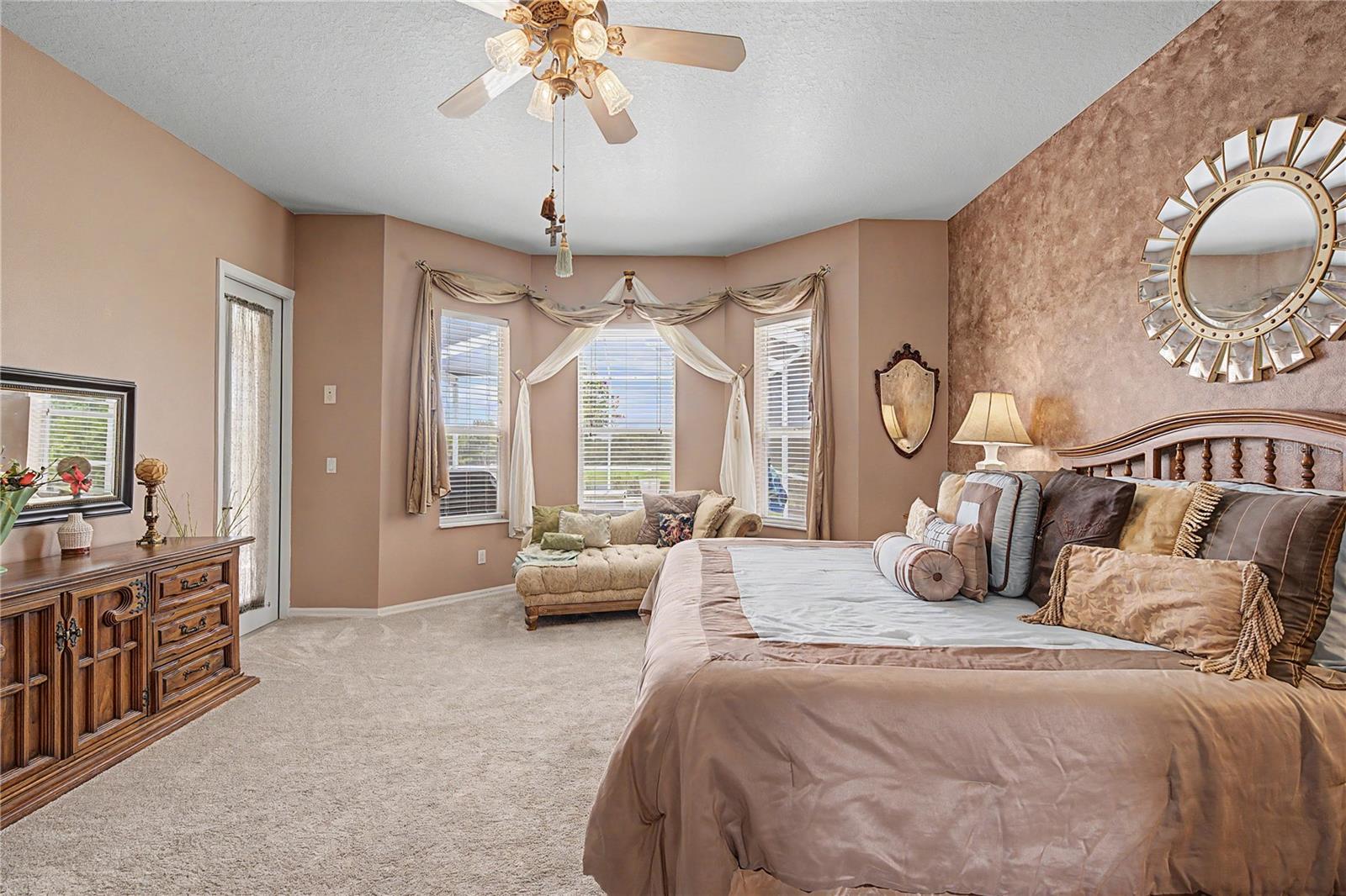 13301 THOROUGHBRED DR