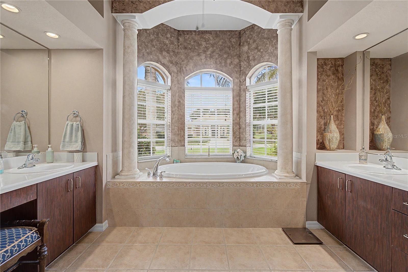 13301 THOROUGHBRED DR