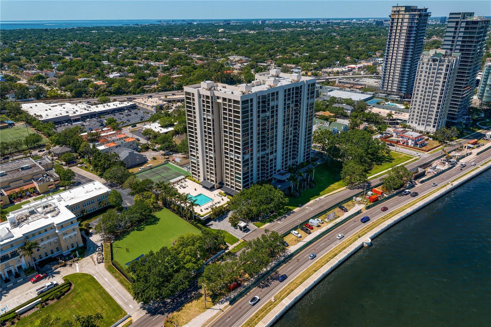 3301 BAYSHORE BLVD #1601E