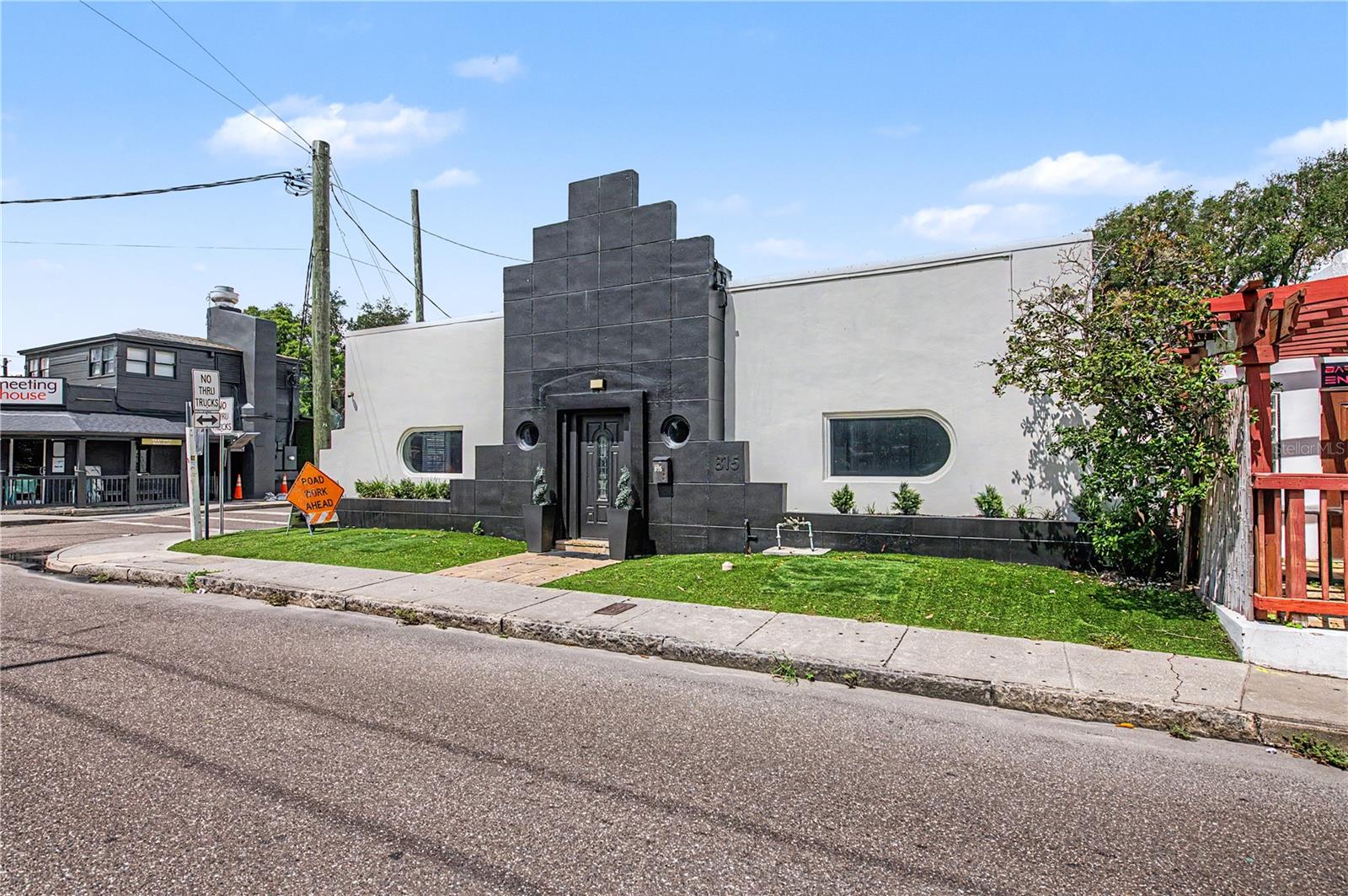 815 S HOWARD AVE