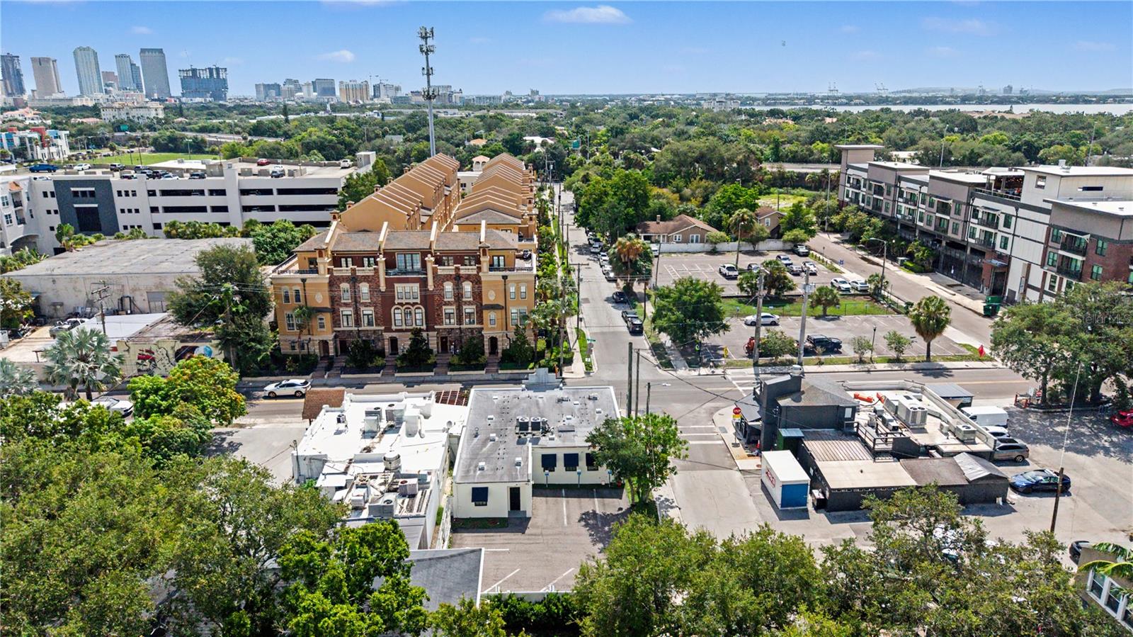 815 S HOWARD AVE
