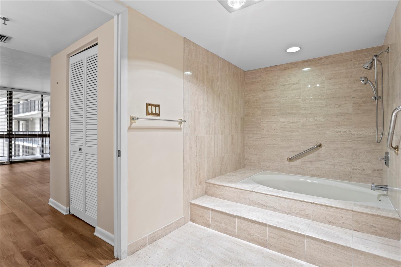 3301 BAYSHORE BLVD #509A
