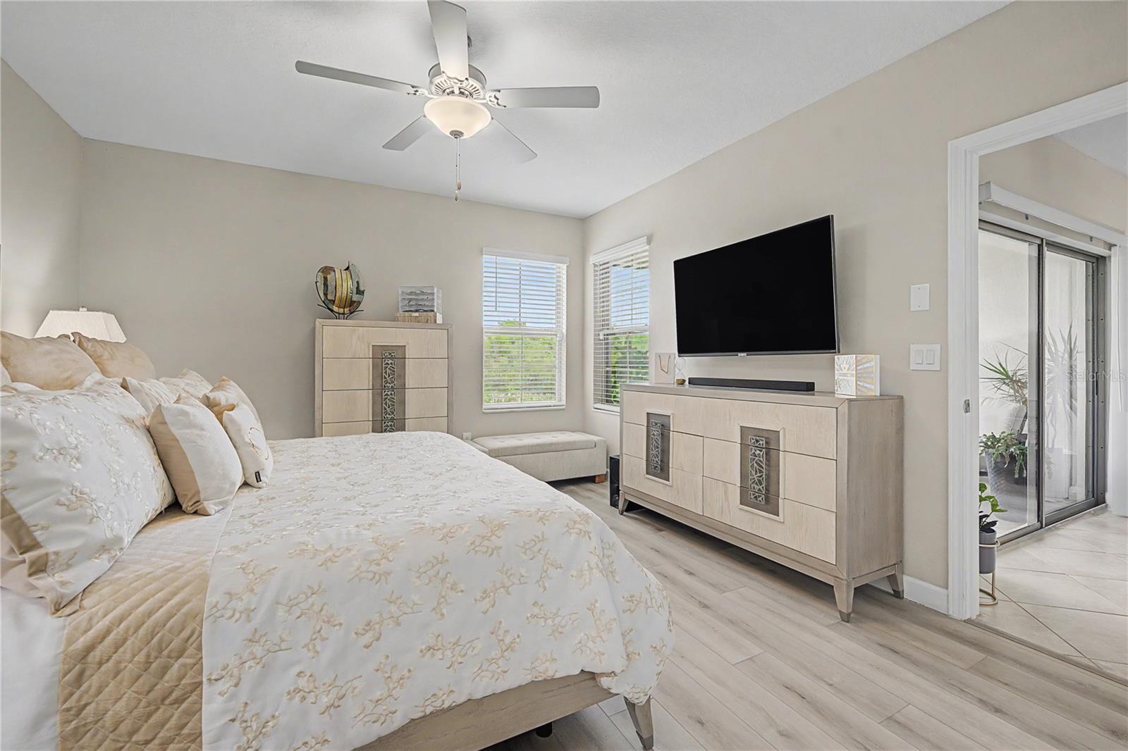 10228 ECHO DOCK LOOP