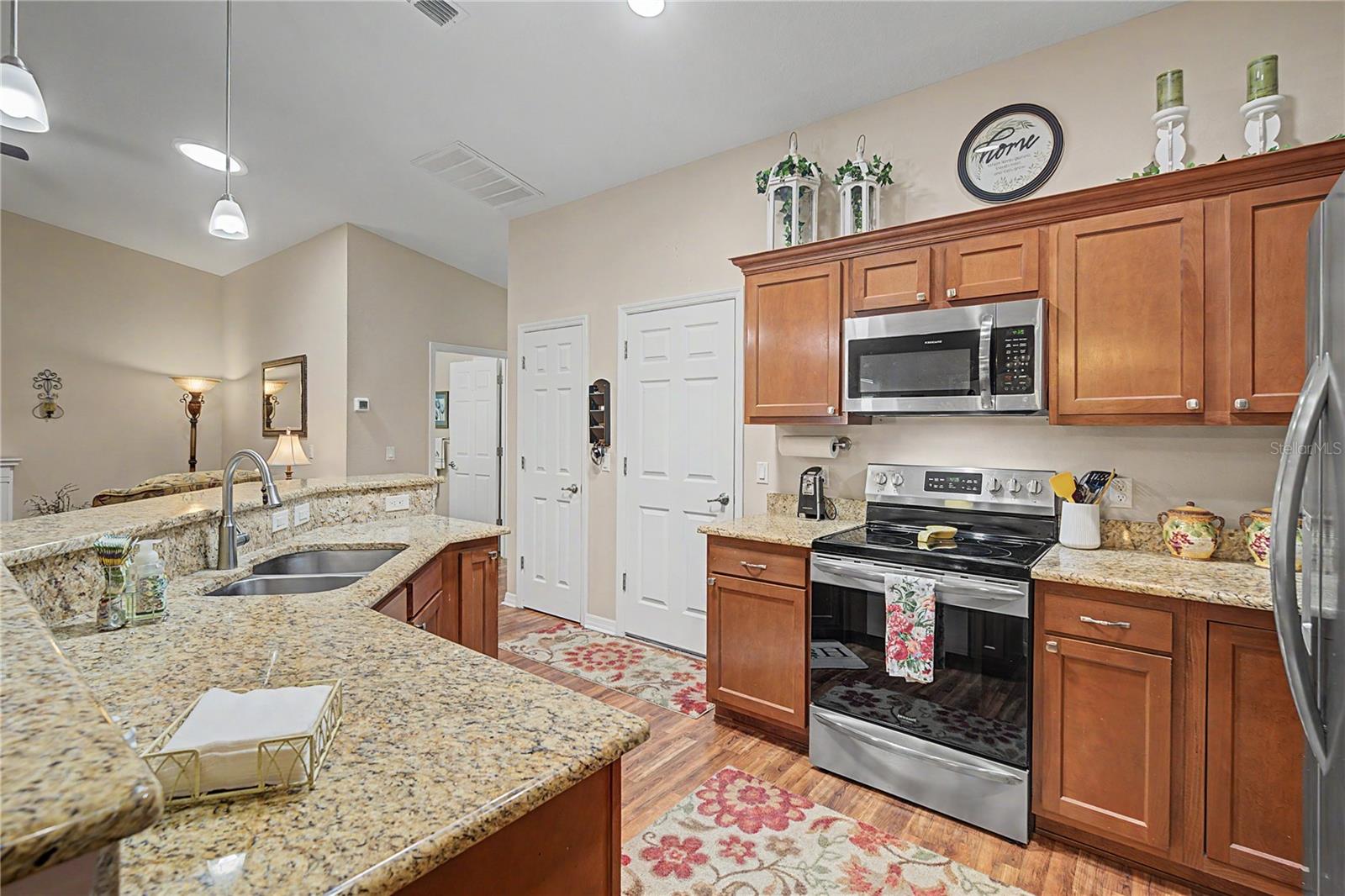 6783 BASSWOOD CIR