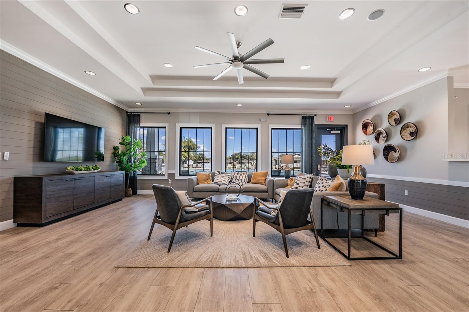 6357 BEVERLY HILLS DR