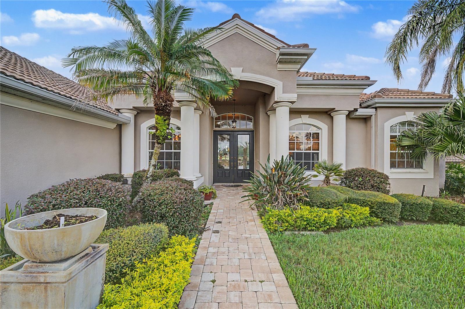13823 THOROUGHBRED DR