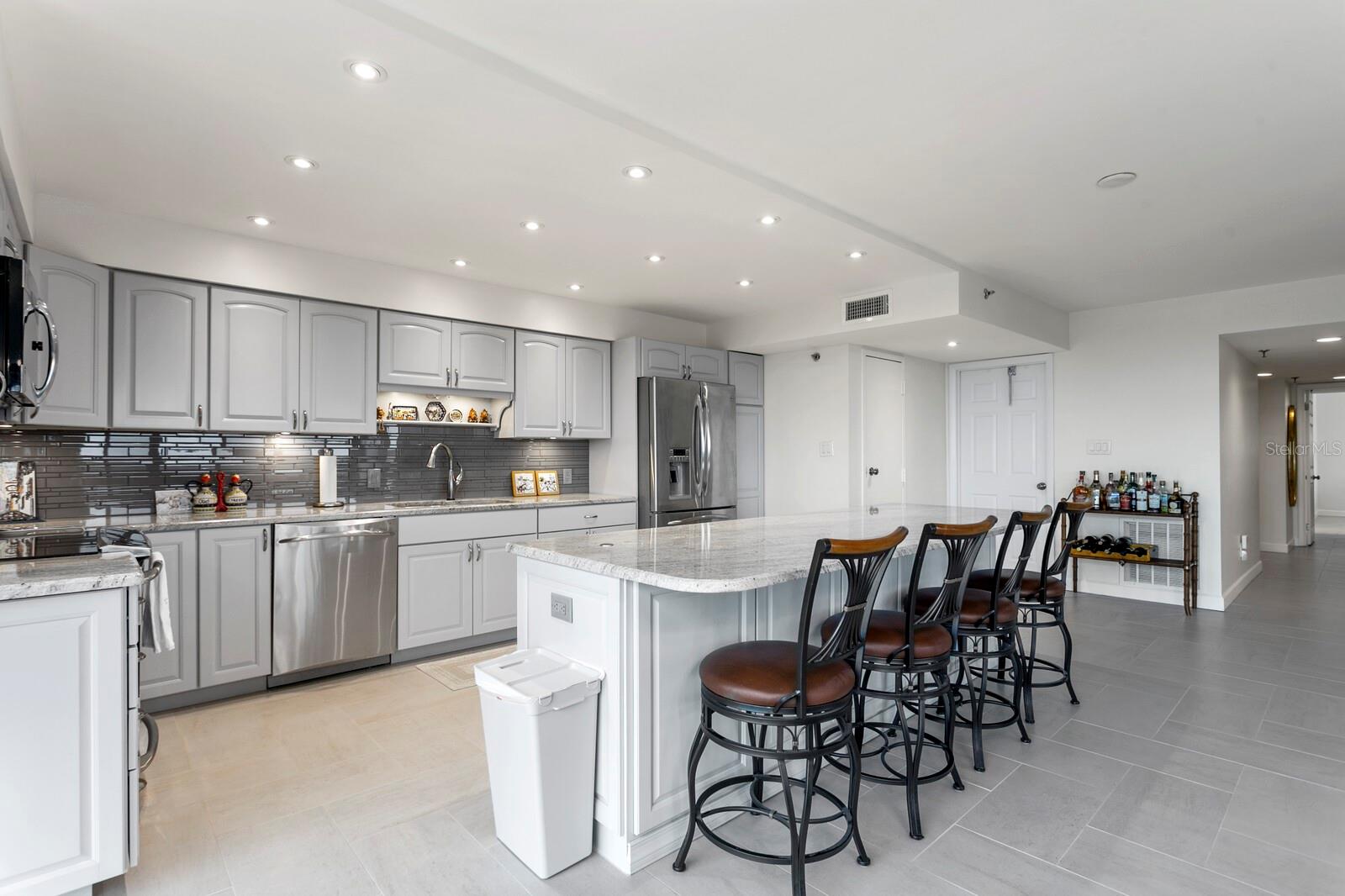 3301 BAYSHORE BLVD #901E