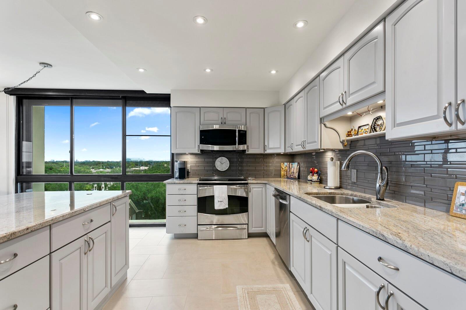 3301 BAYSHORE BLVD #901E