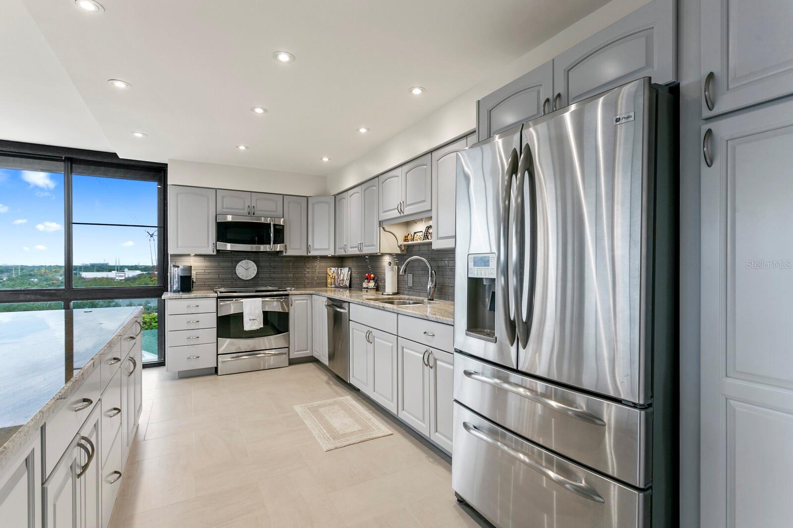 3301 BAYSHORE BLVD #901E