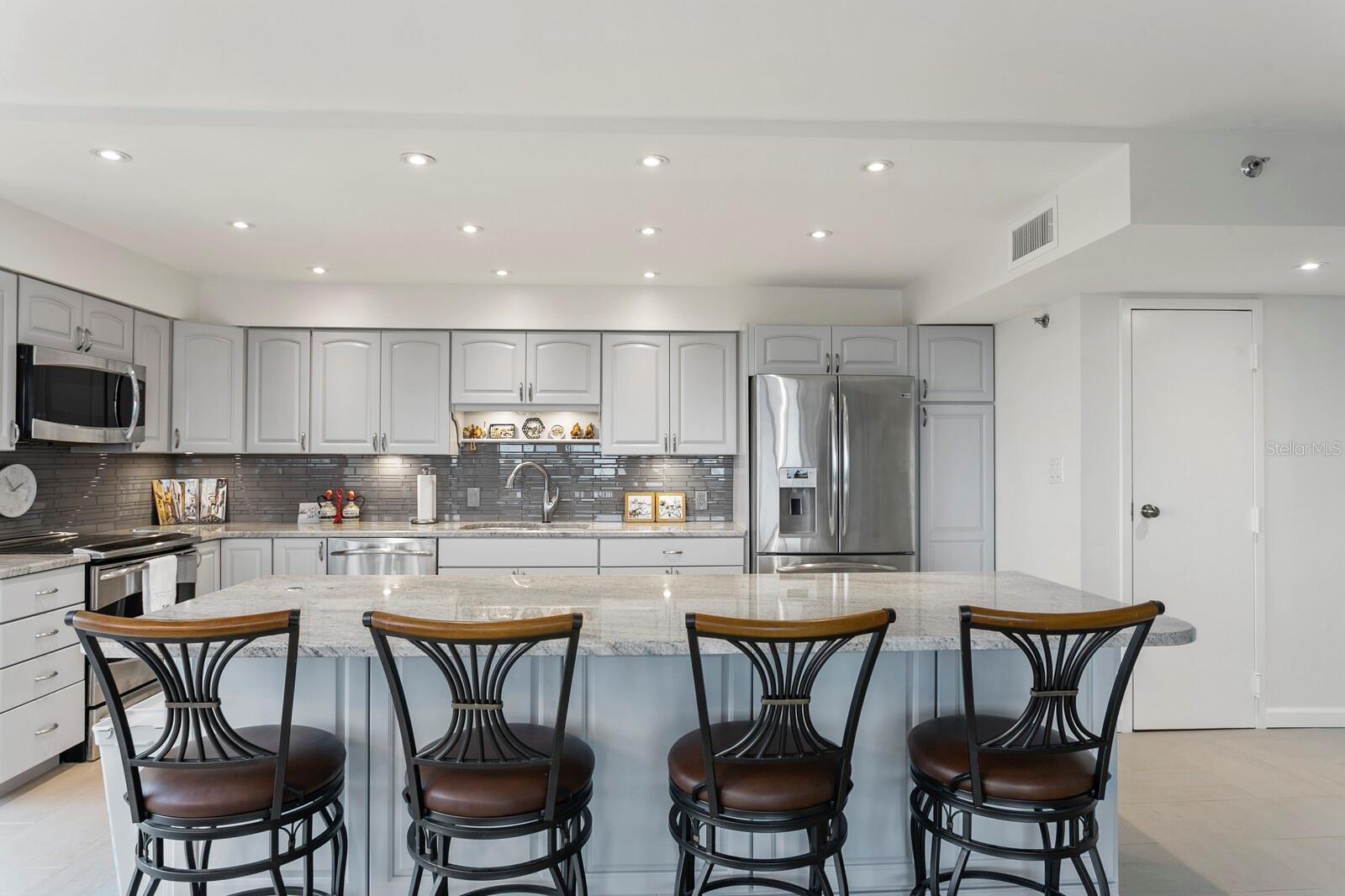 3301 BAYSHORE BLVD #901E