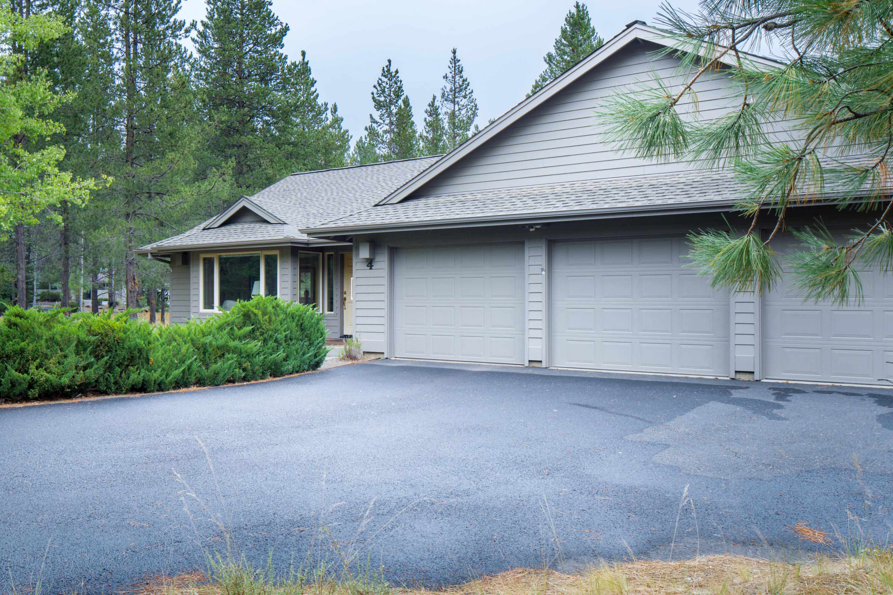 57390 Summit View Drive, 4
