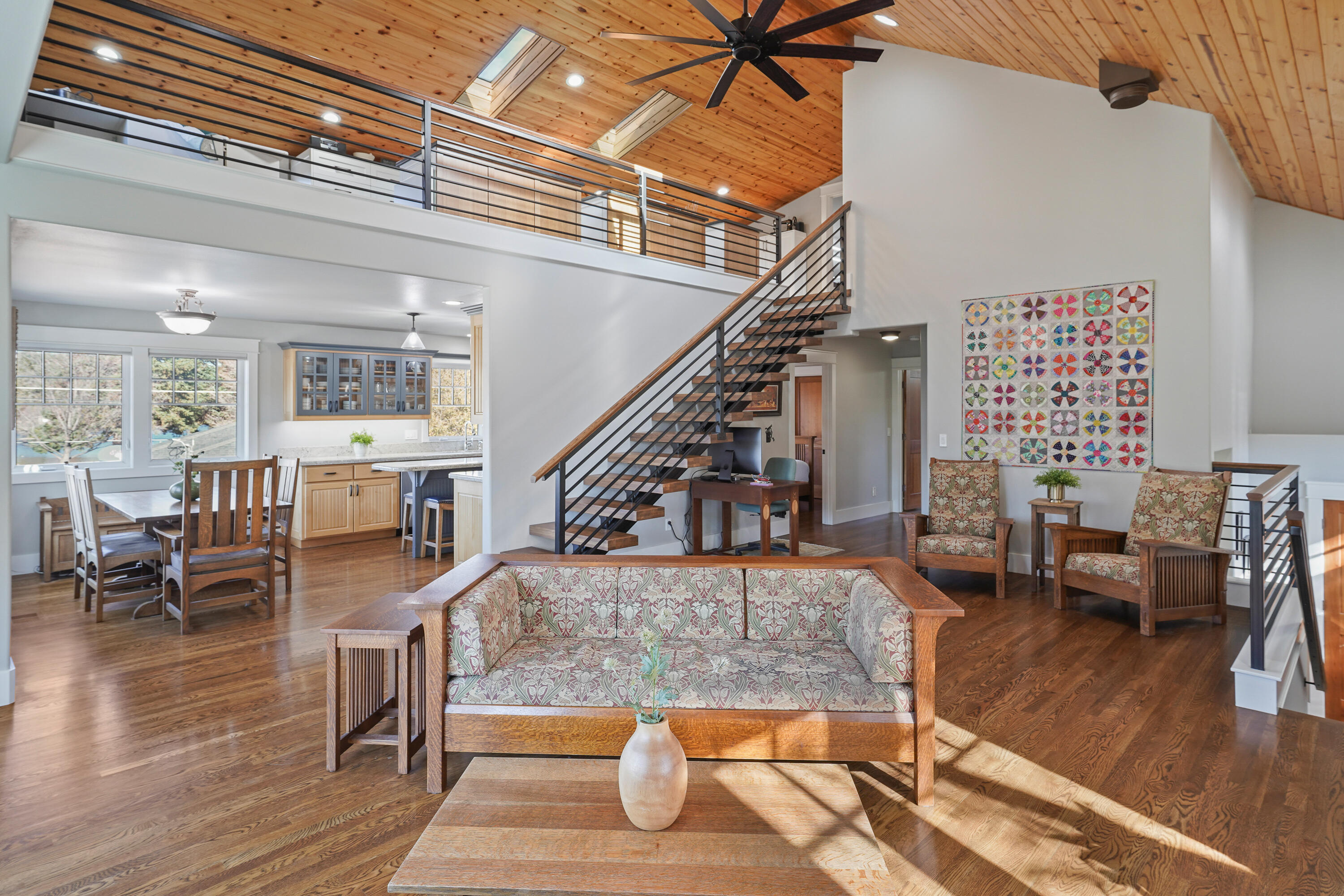 560 NW Riverfront Street
