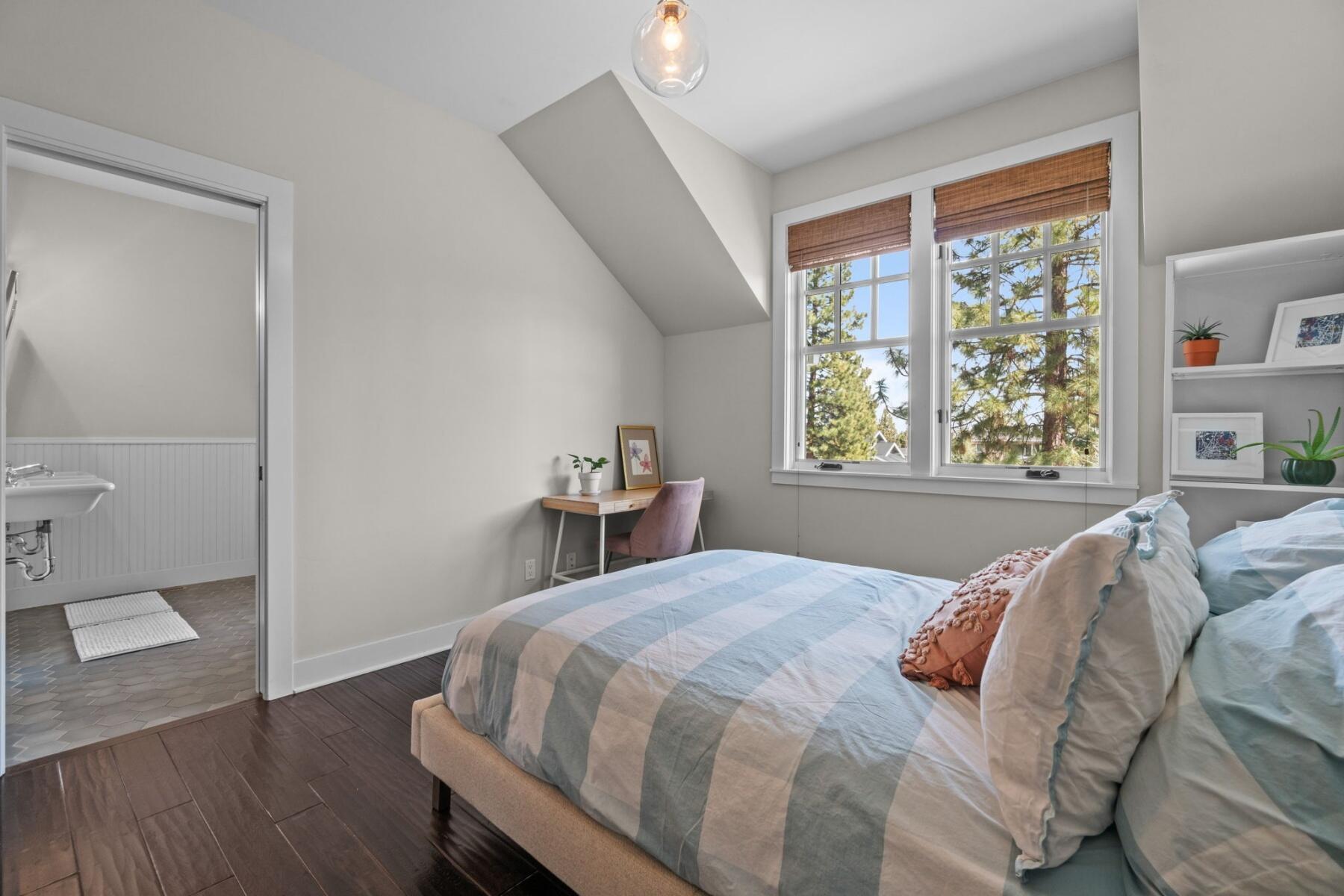 2306 NW High Lakes Loop