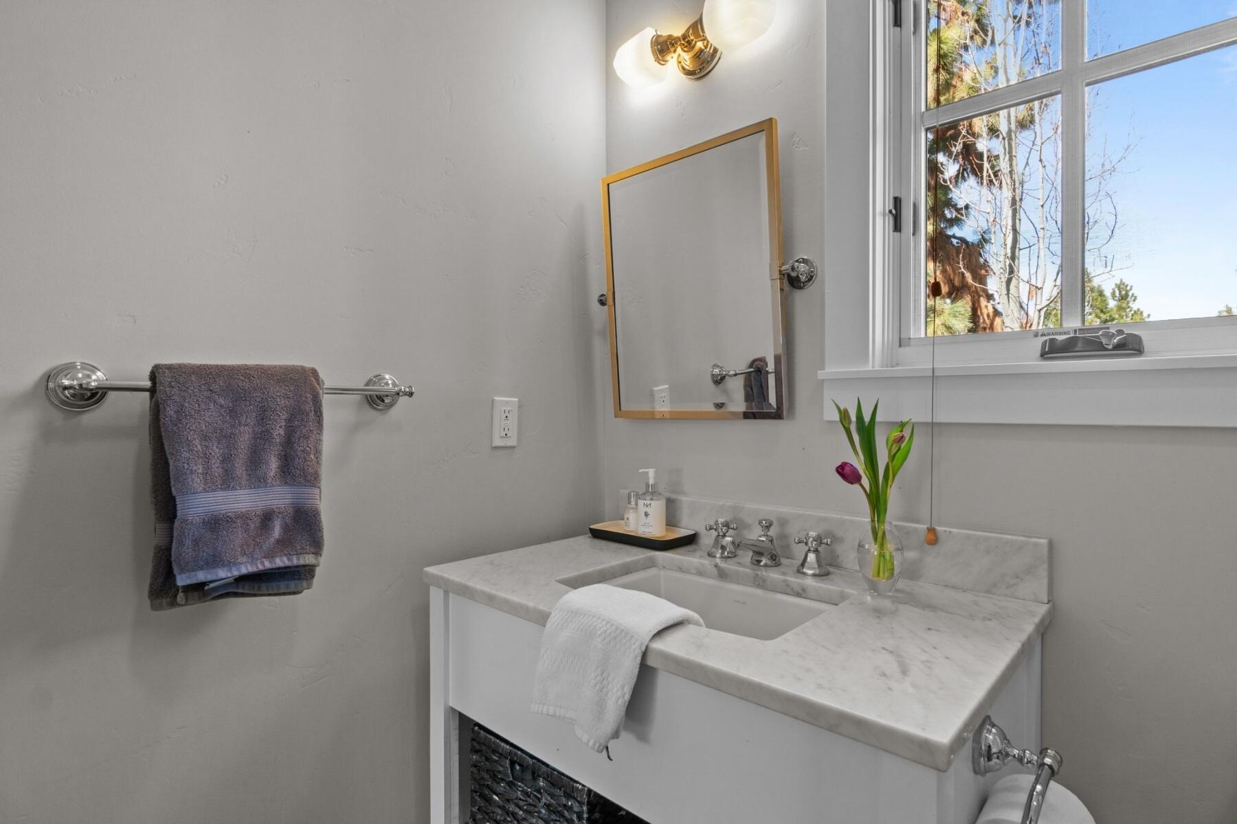 2306 NW High Lakes Loop