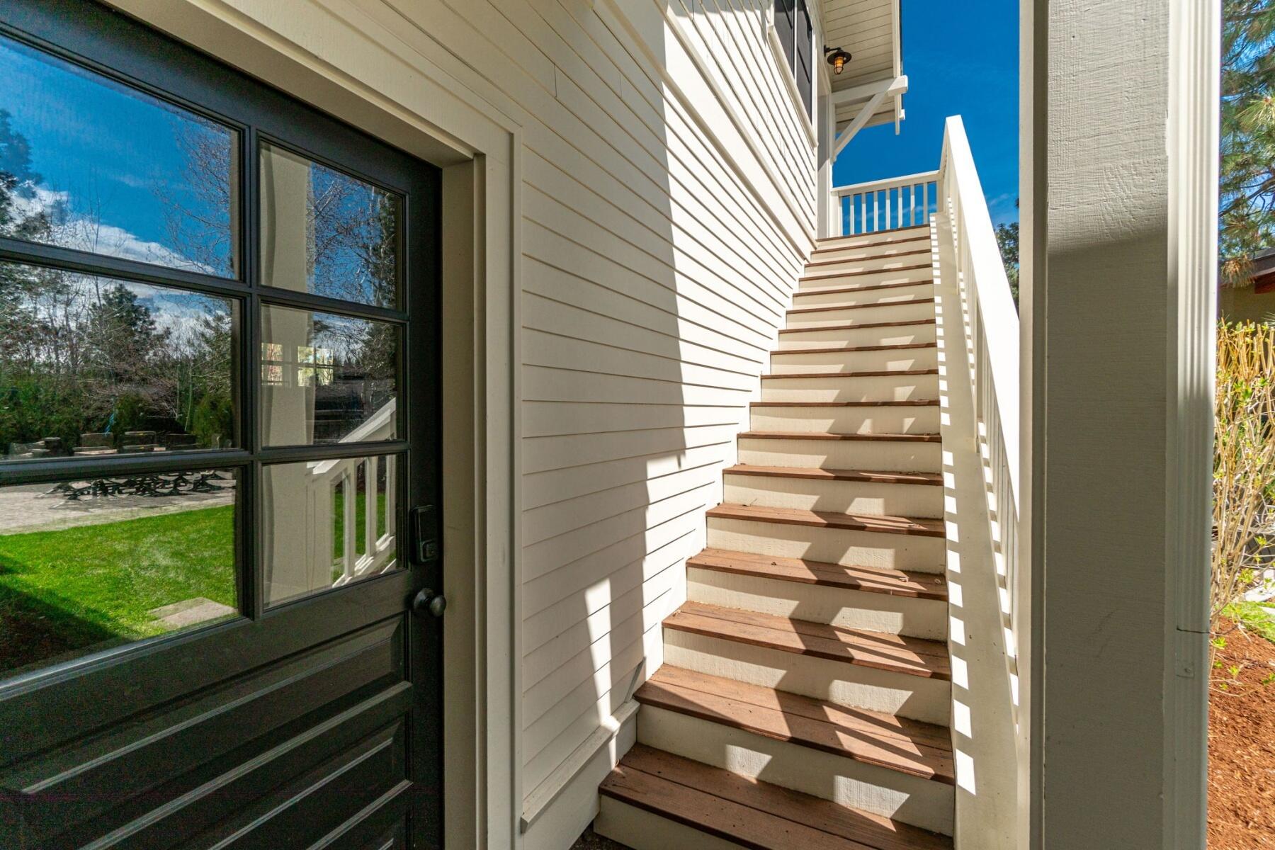 2306 NW High Lakes Loop