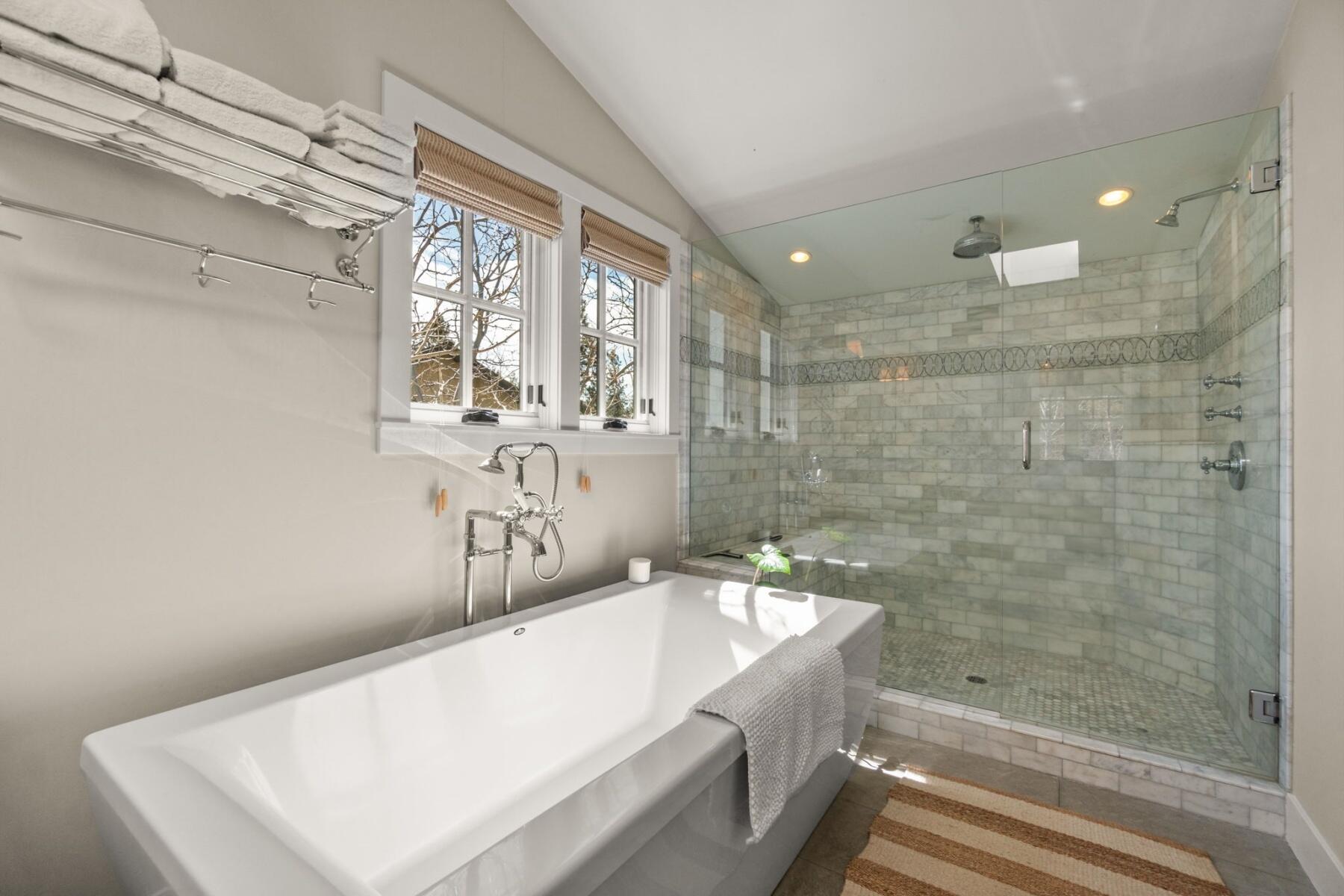 2306 NW High Lakes Loop