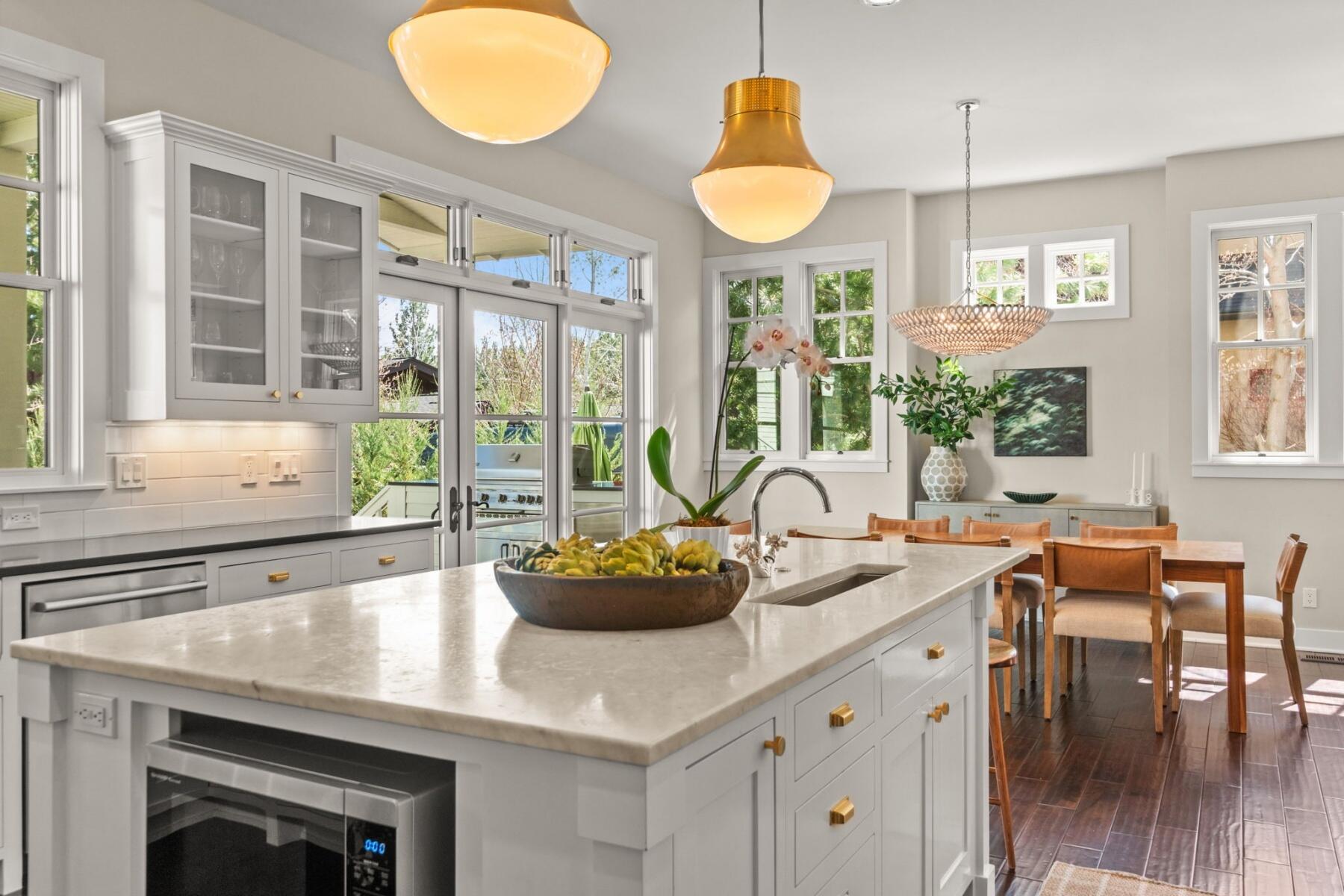 2306 NW High Lakes Loop
