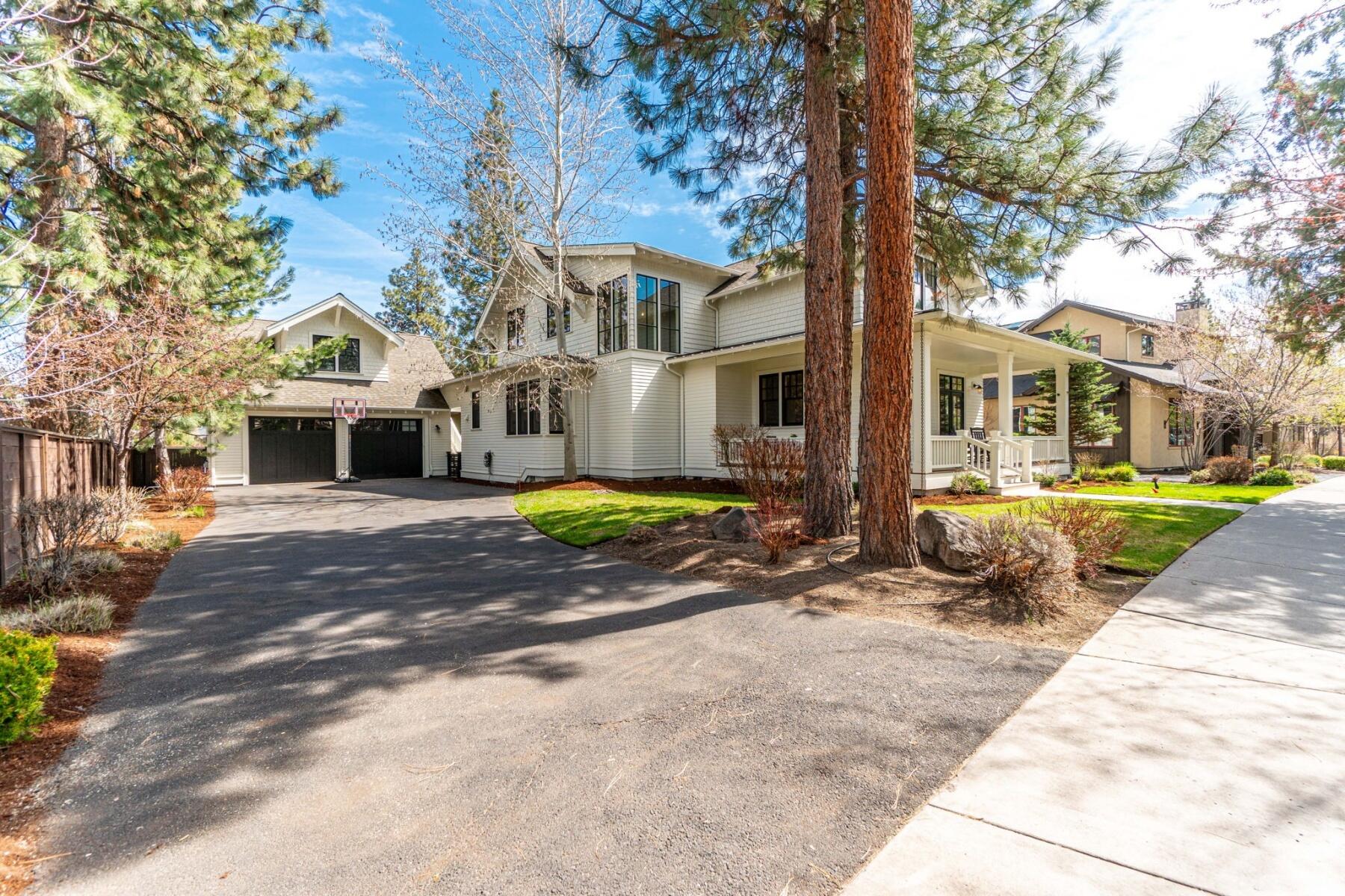 2306 NW High Lakes Loop