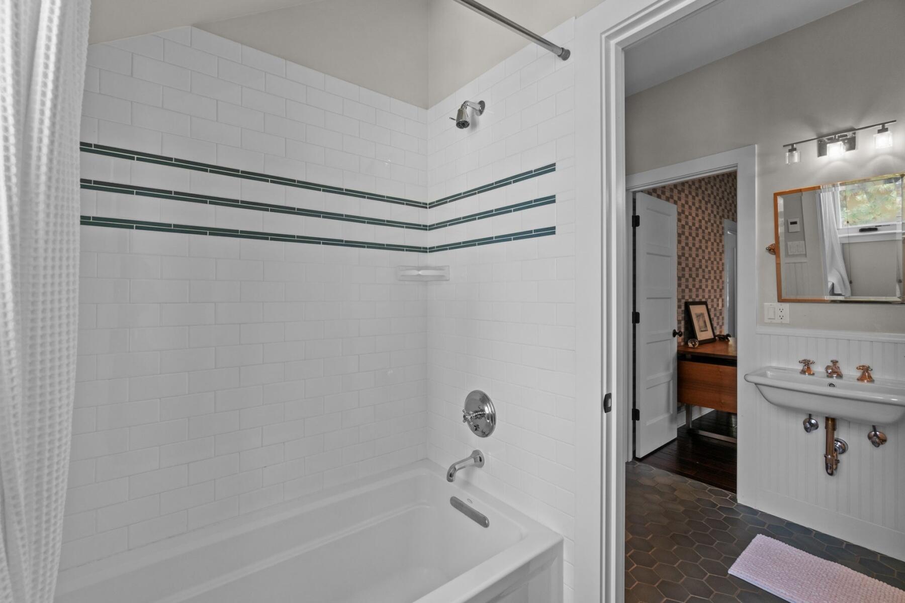 2306 NW High Lakes Loop