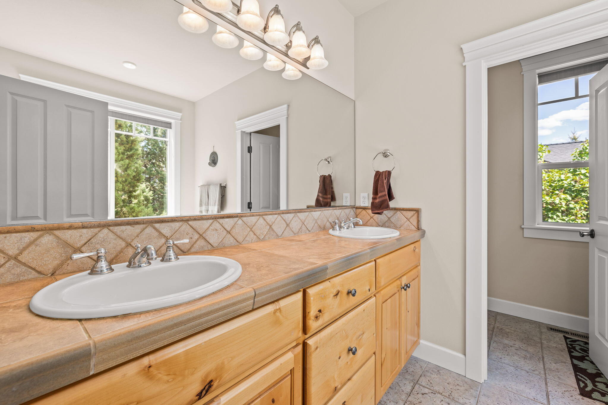 3469 SW 35th Place