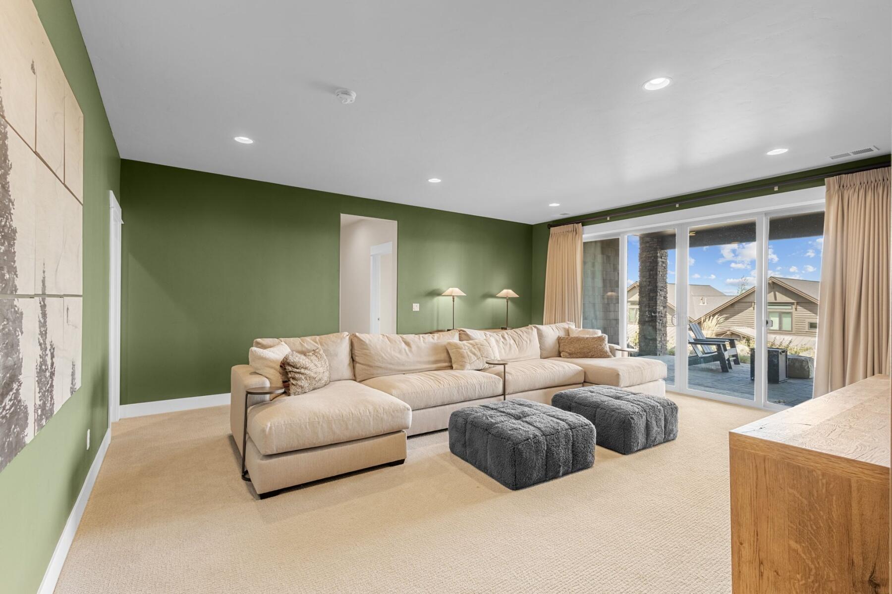 19361 Alianna Loop