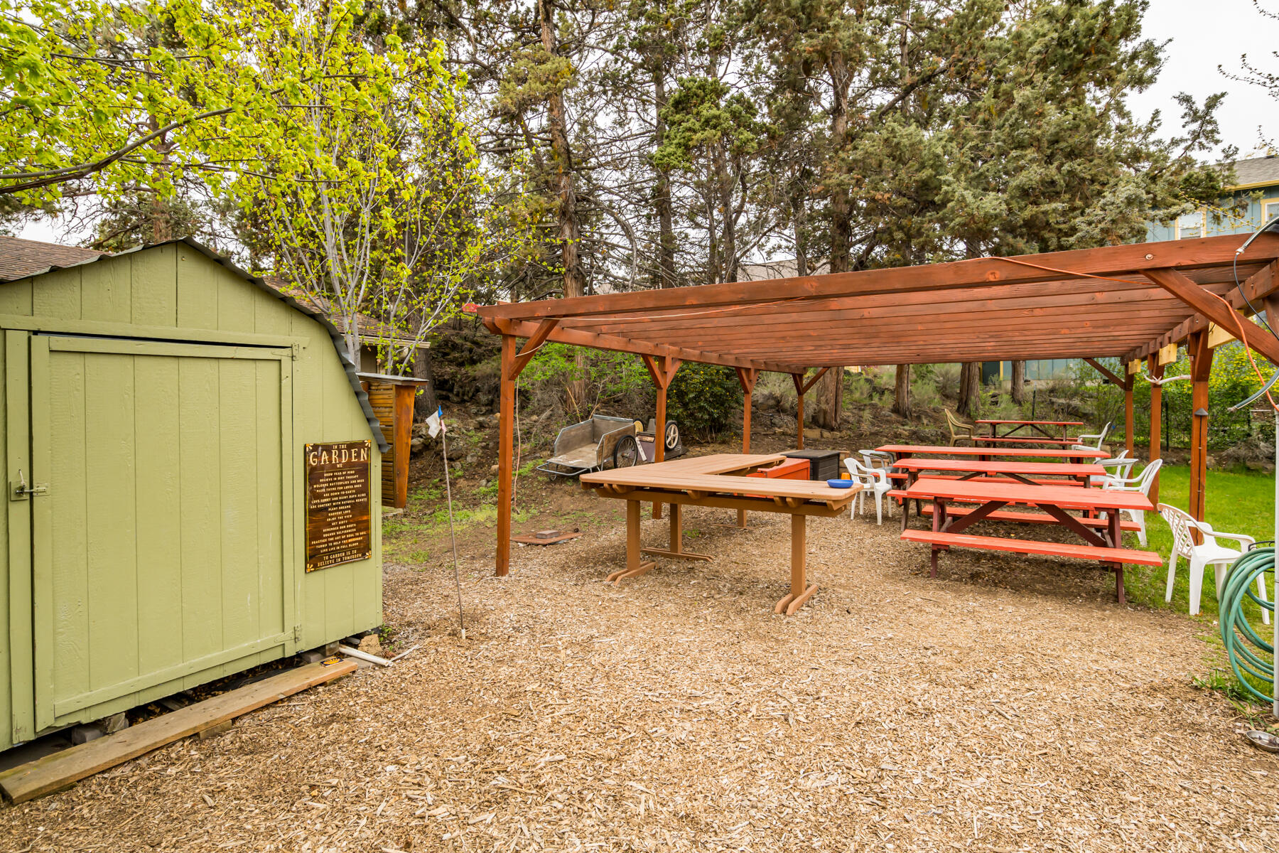 2520 NE Daggett Lane